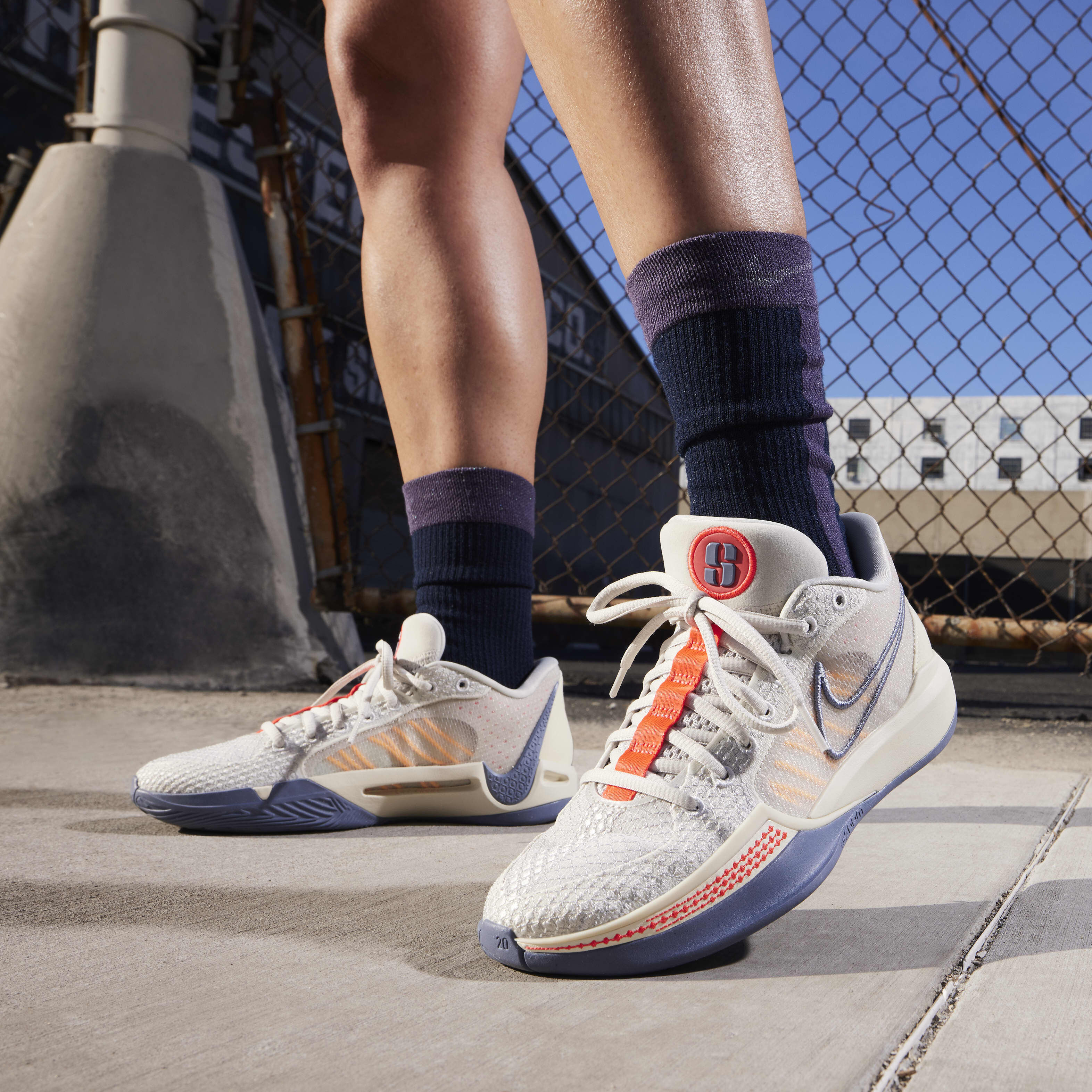 シューズ(男性用) Sabrina 1 EP Amazon.com | NIKE Sabrina 1 Family Bonds Womens FQ3381-001 (Black