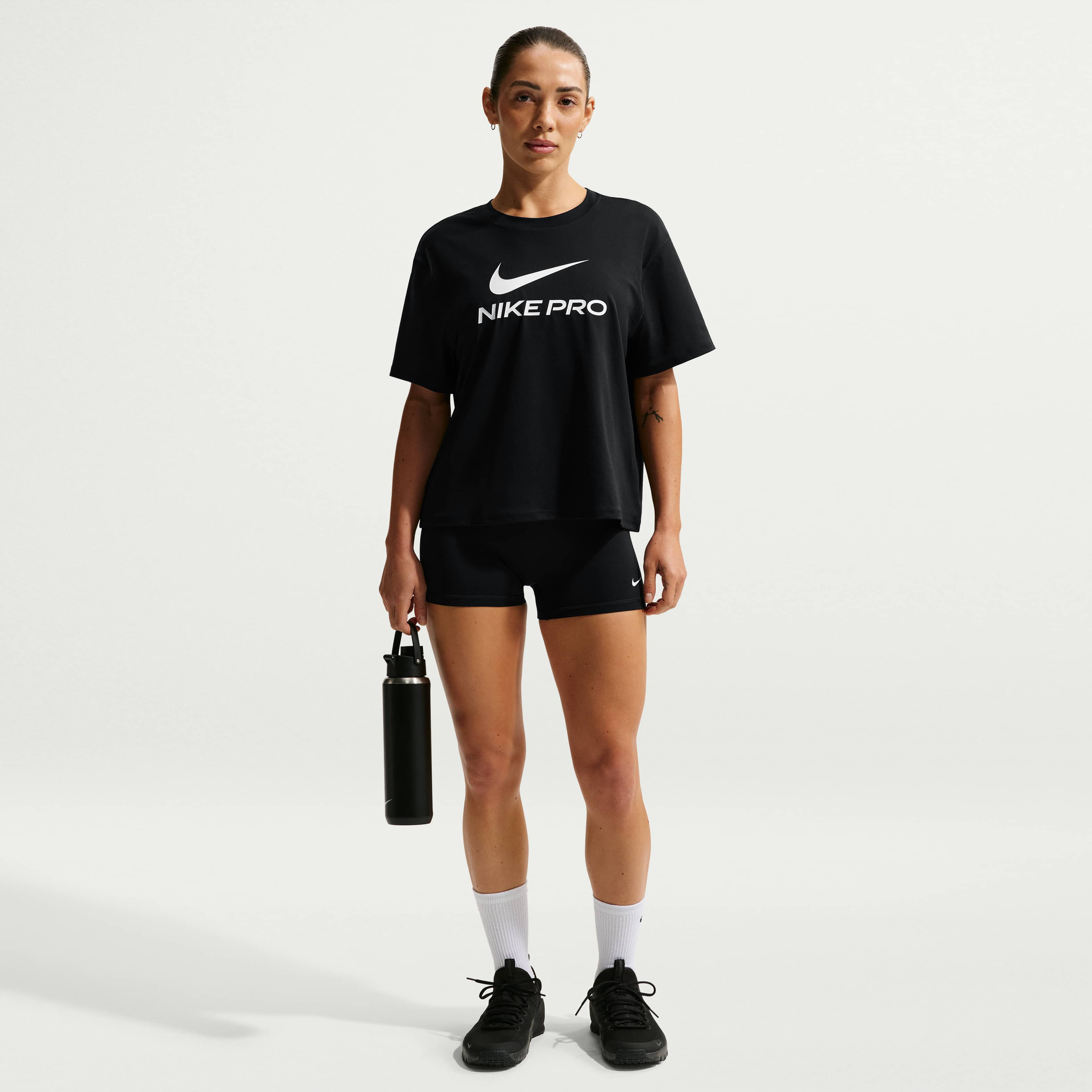 Nike Pro image number 3