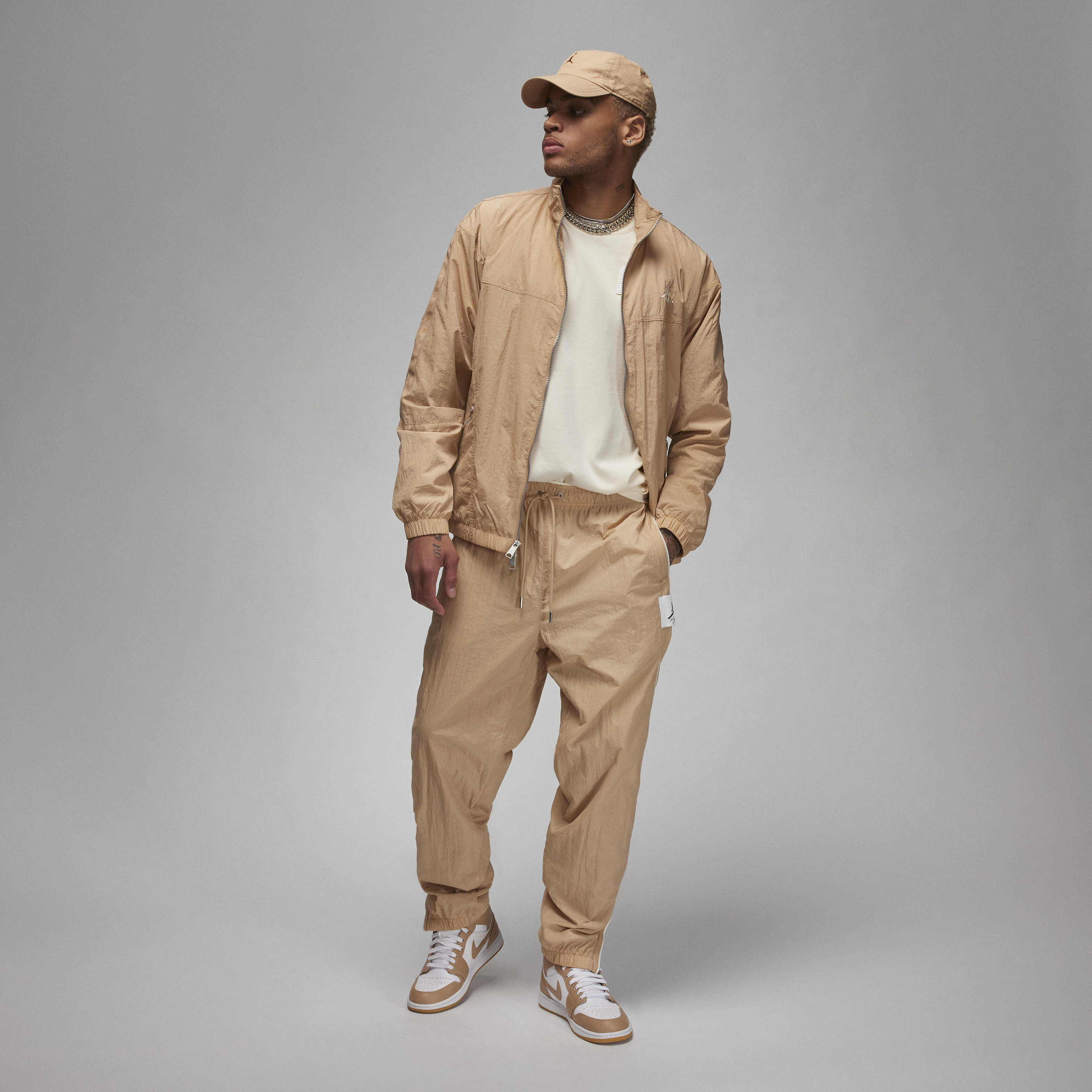 Jordan Essentials image number 7