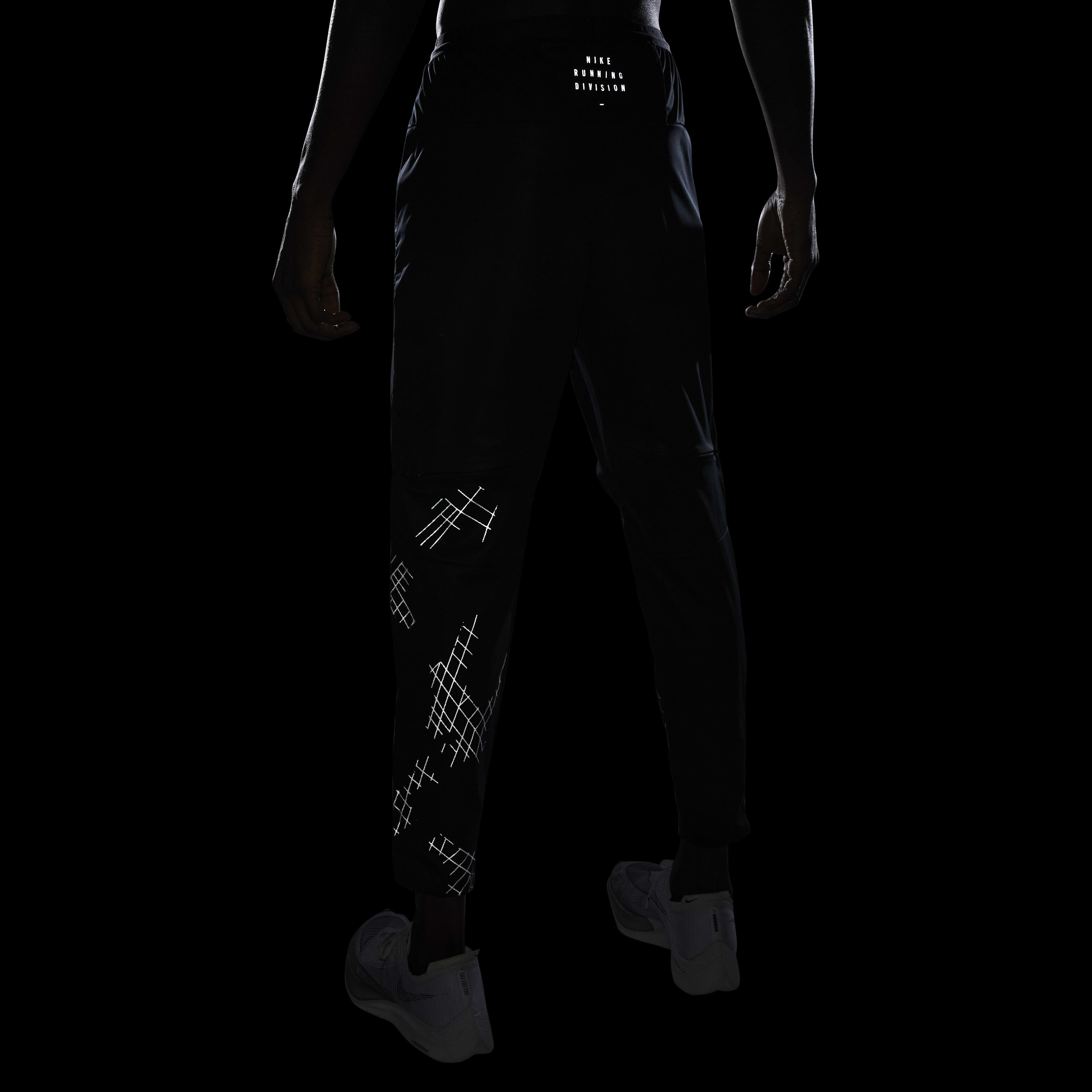 Nike Storm-FIT Run Division Phenom Elite image number 8