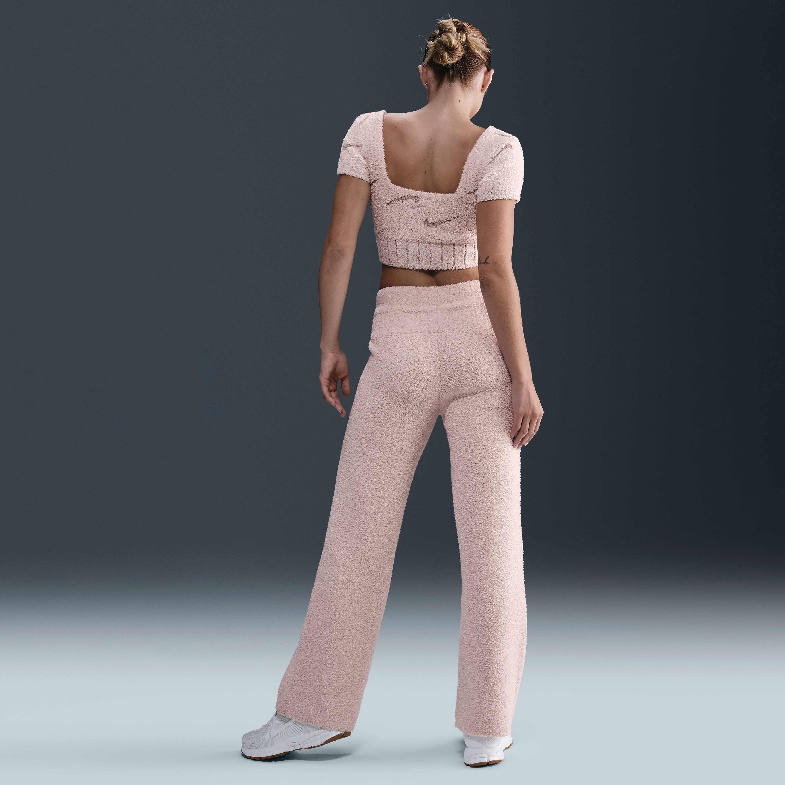 نايكي سبورتسوير فينكس كوزي بوكليه image number 3