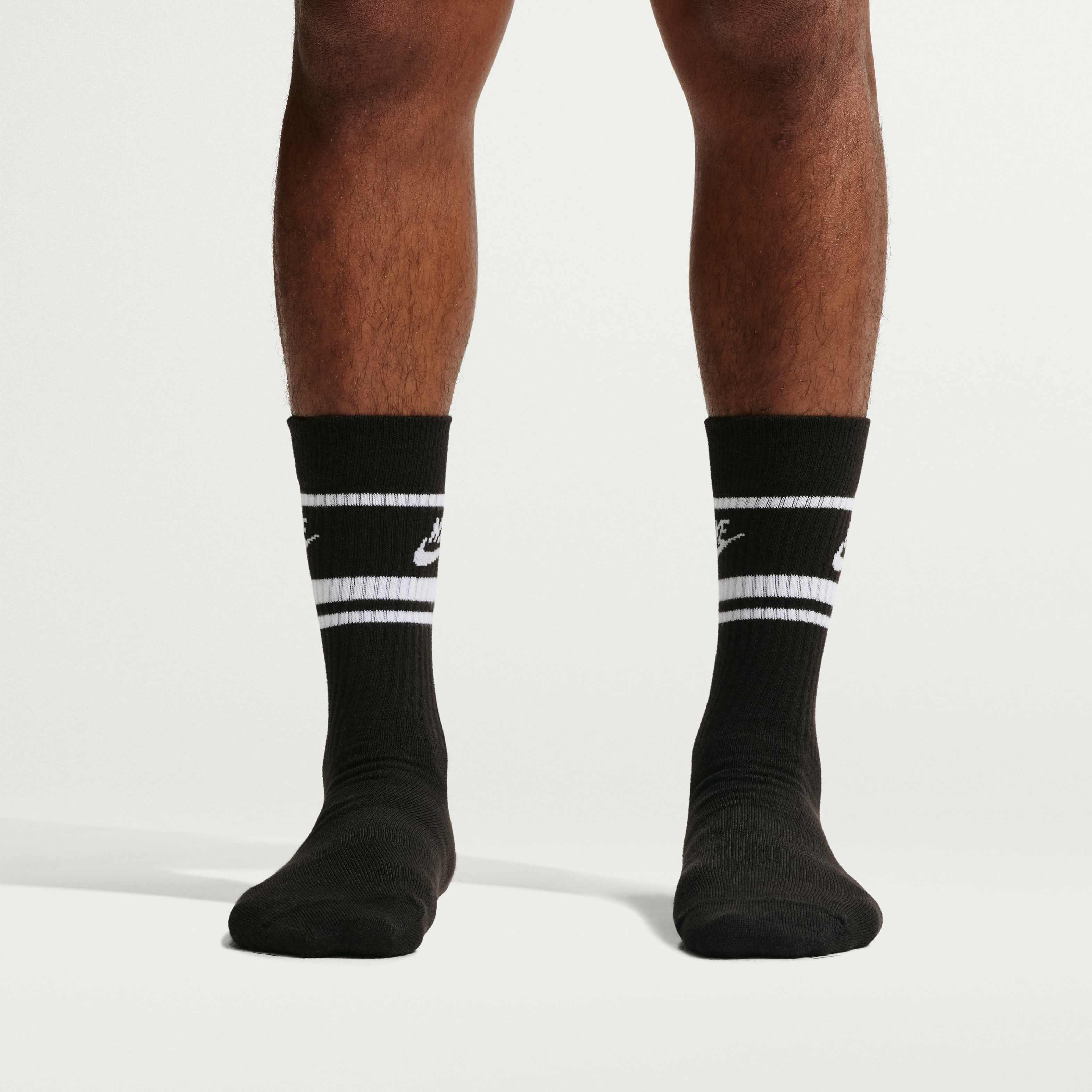 Nike Sportswear Dri-FIT Everyday Essential image number 3