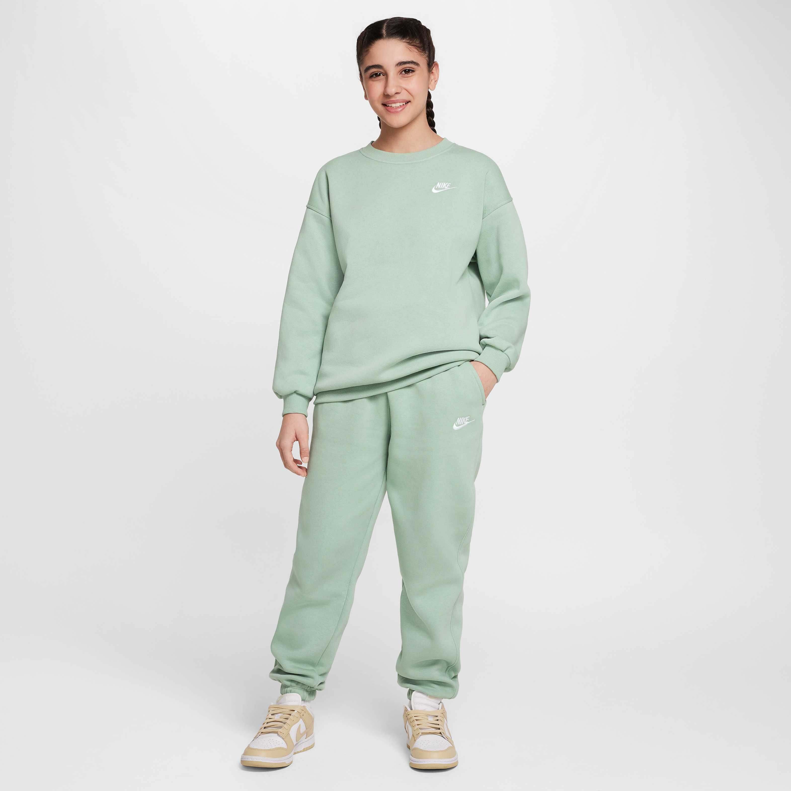 نايكي سبورتسوير كلوب فليس image number 4