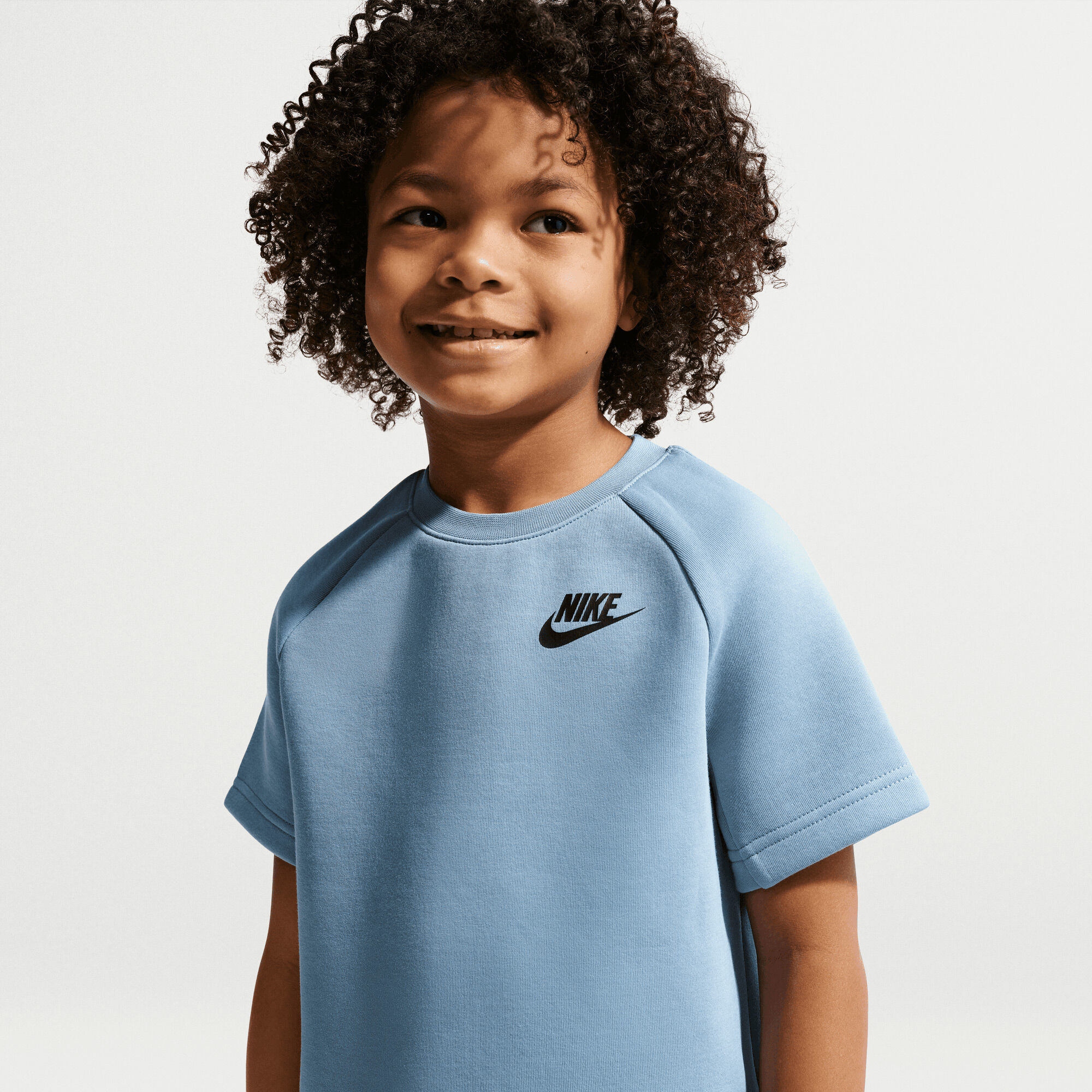 Nike image number 2
