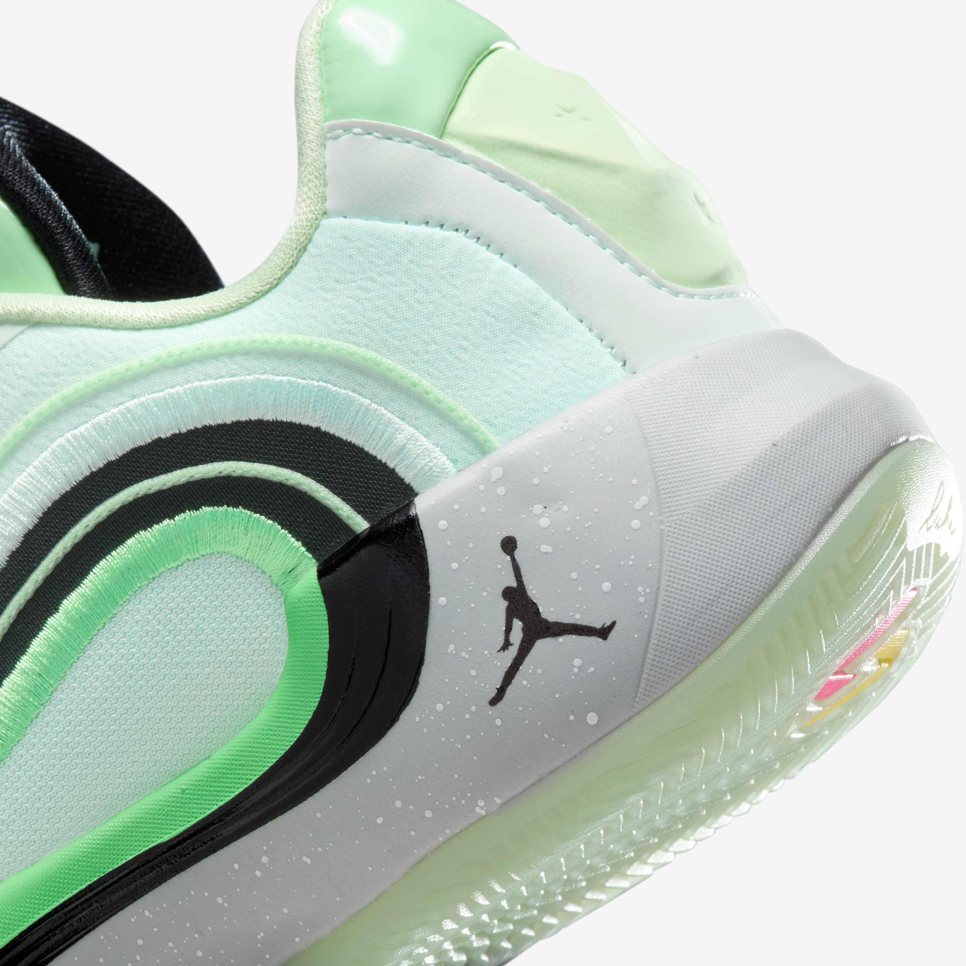 Luka 4 'Bloodline' image number 7