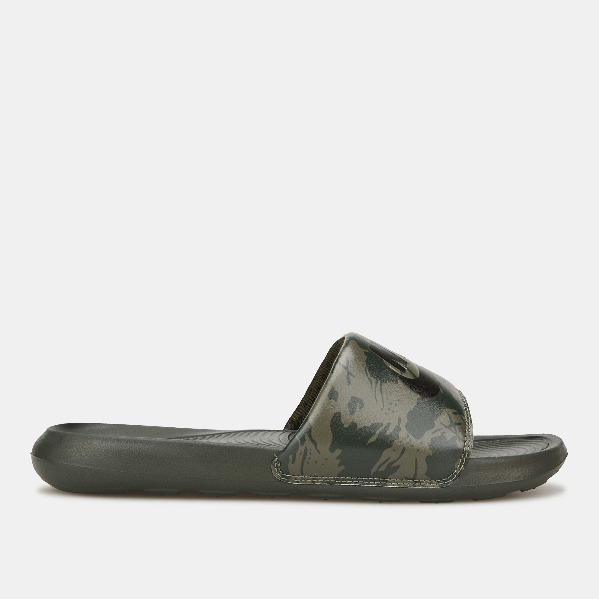 Nike camouflage 2025 flip flops