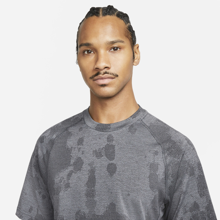 Nike Dri-FIT ADV APS image number 2 Nike Dri-FIT ADV APS image number 2