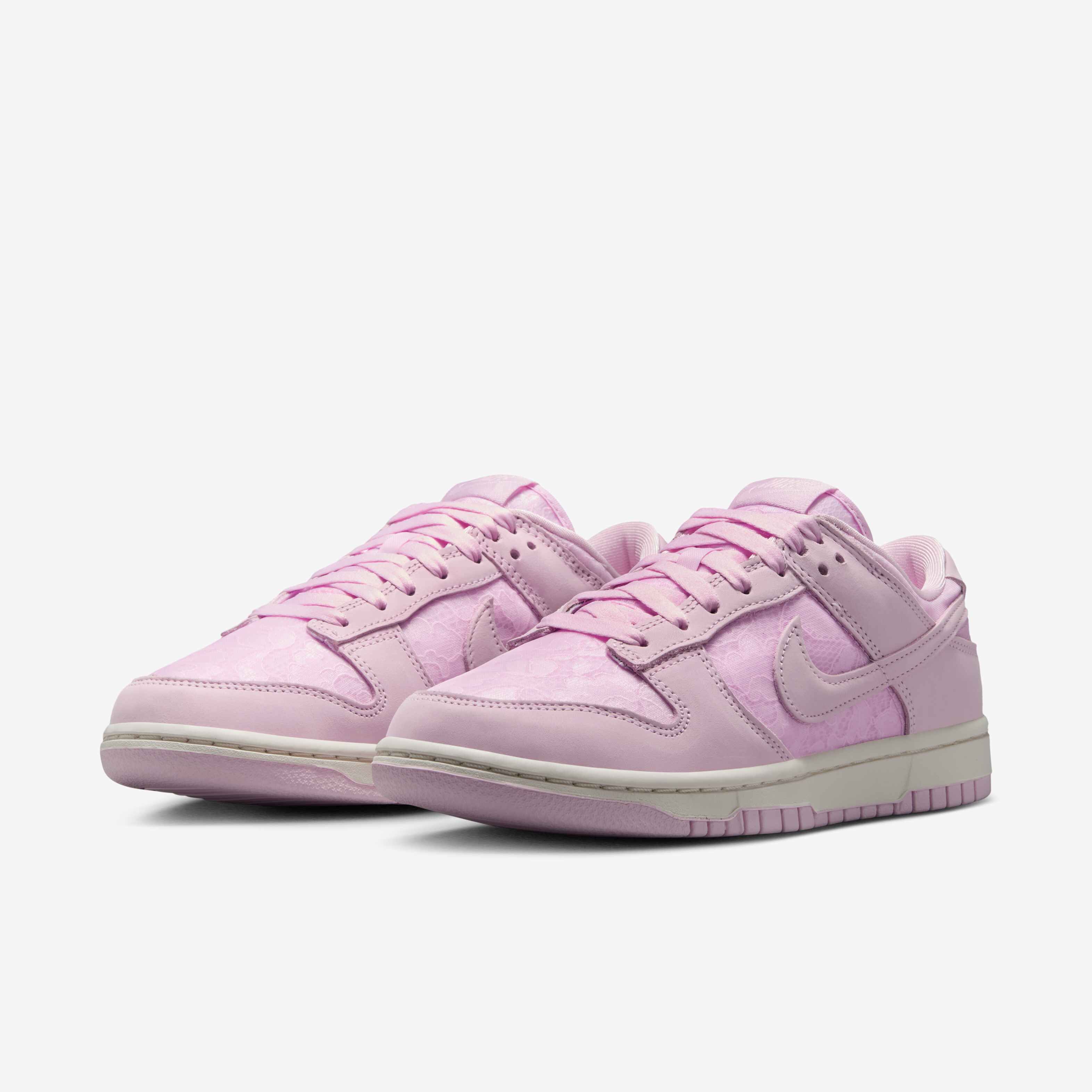 ☆送料・関税込☆Nike★(W) Dunk Low★Regal Pink Soft Pearl★ Nike Dunk Low WMNS Regal Pink / Soft Pearl - Jun 2025