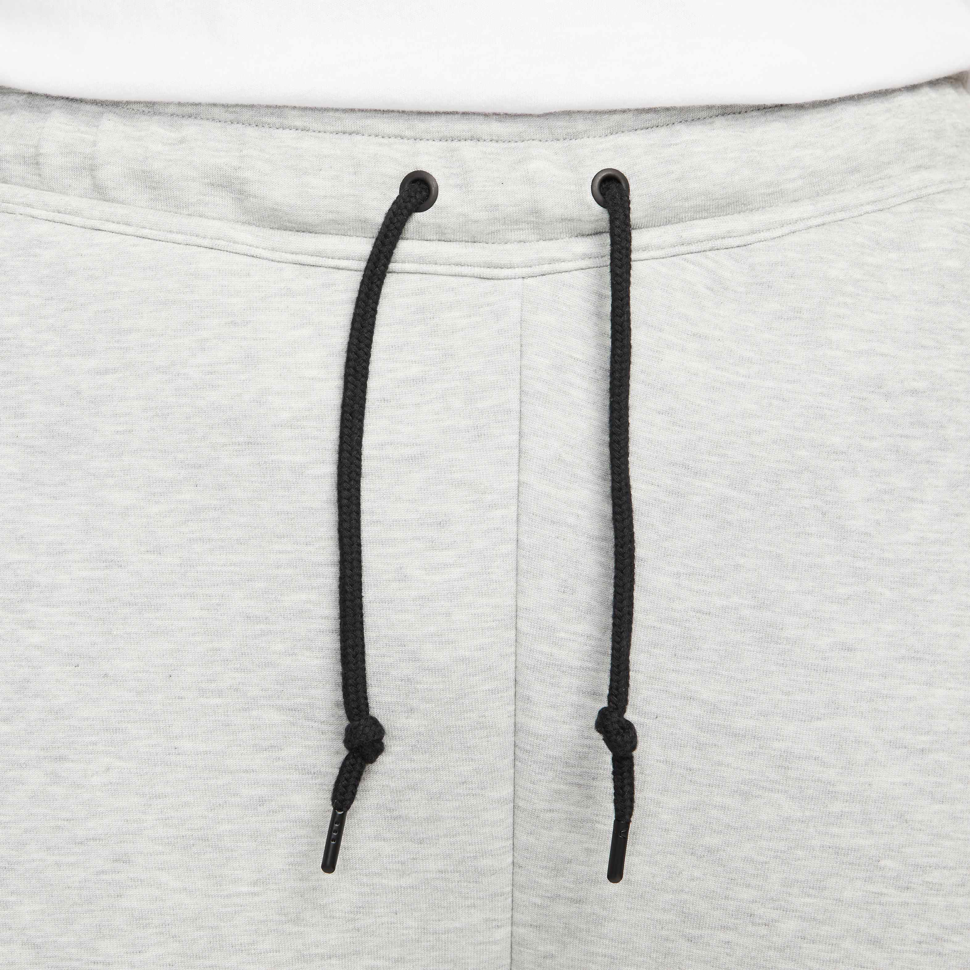 Nike Sportswear Tech Fleece image number 3