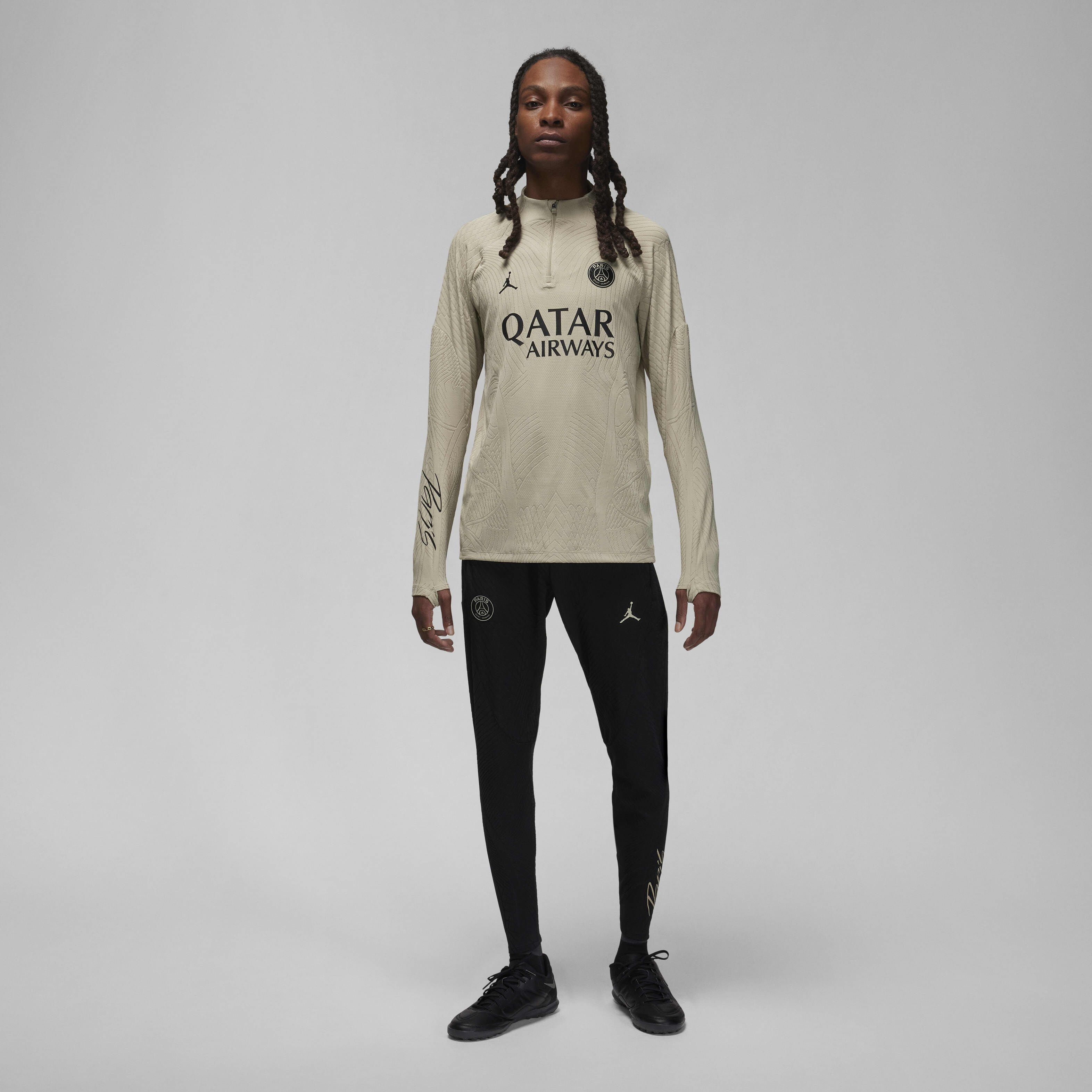 Paris Saint-Germain Strike Elite Third image number 6