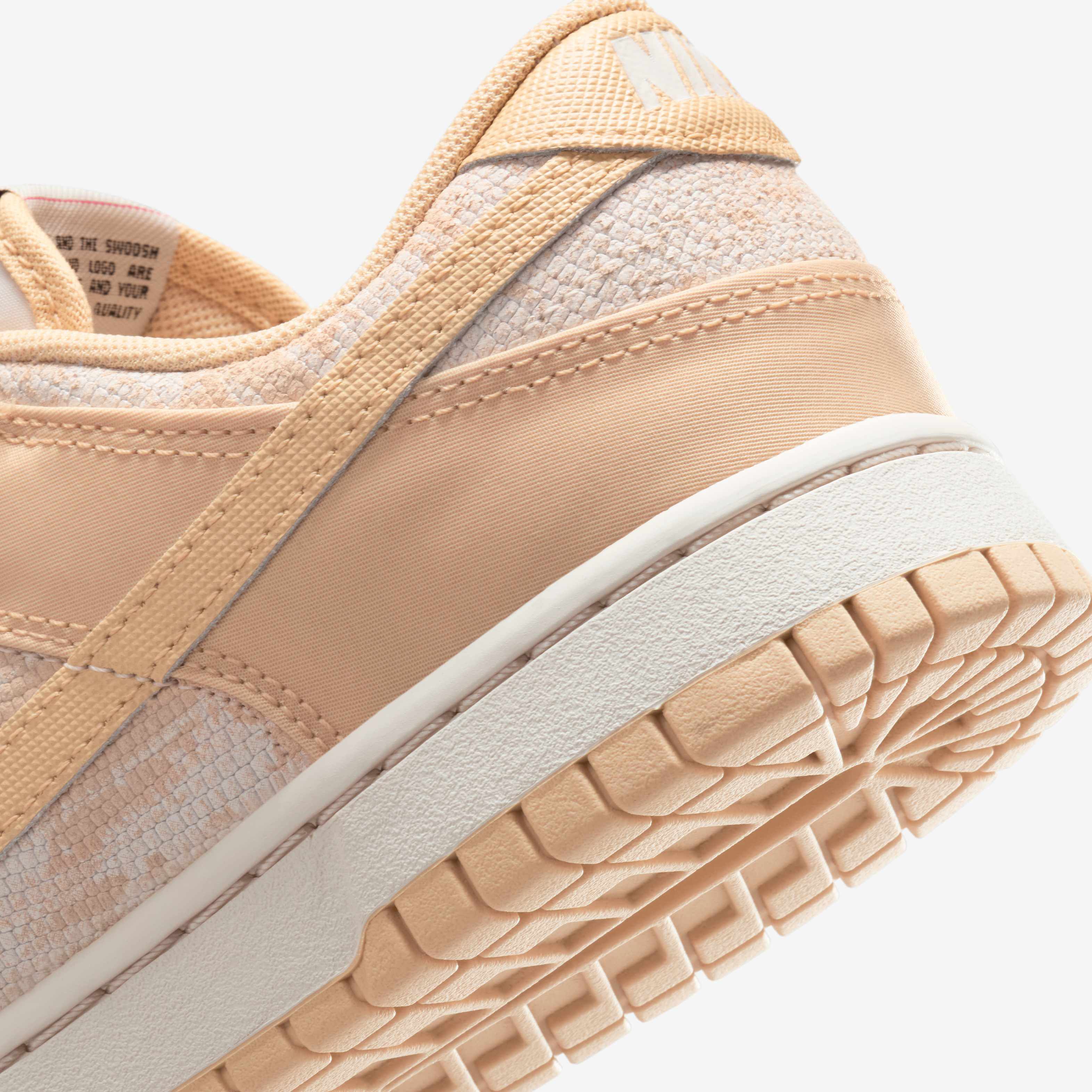 Nike Dunk Low image number 7