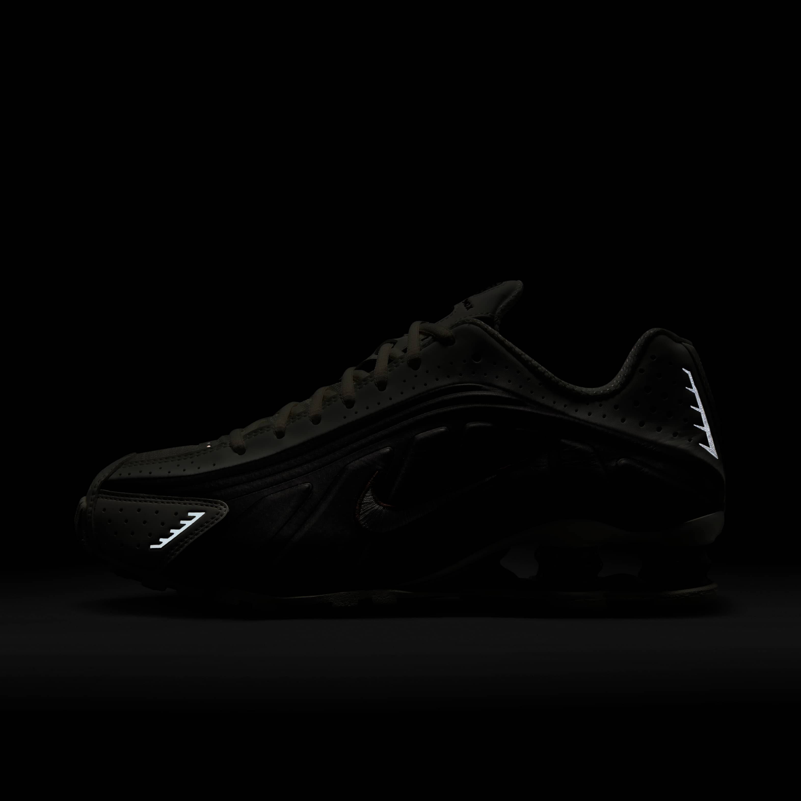 Nike Shox R4 image number 10