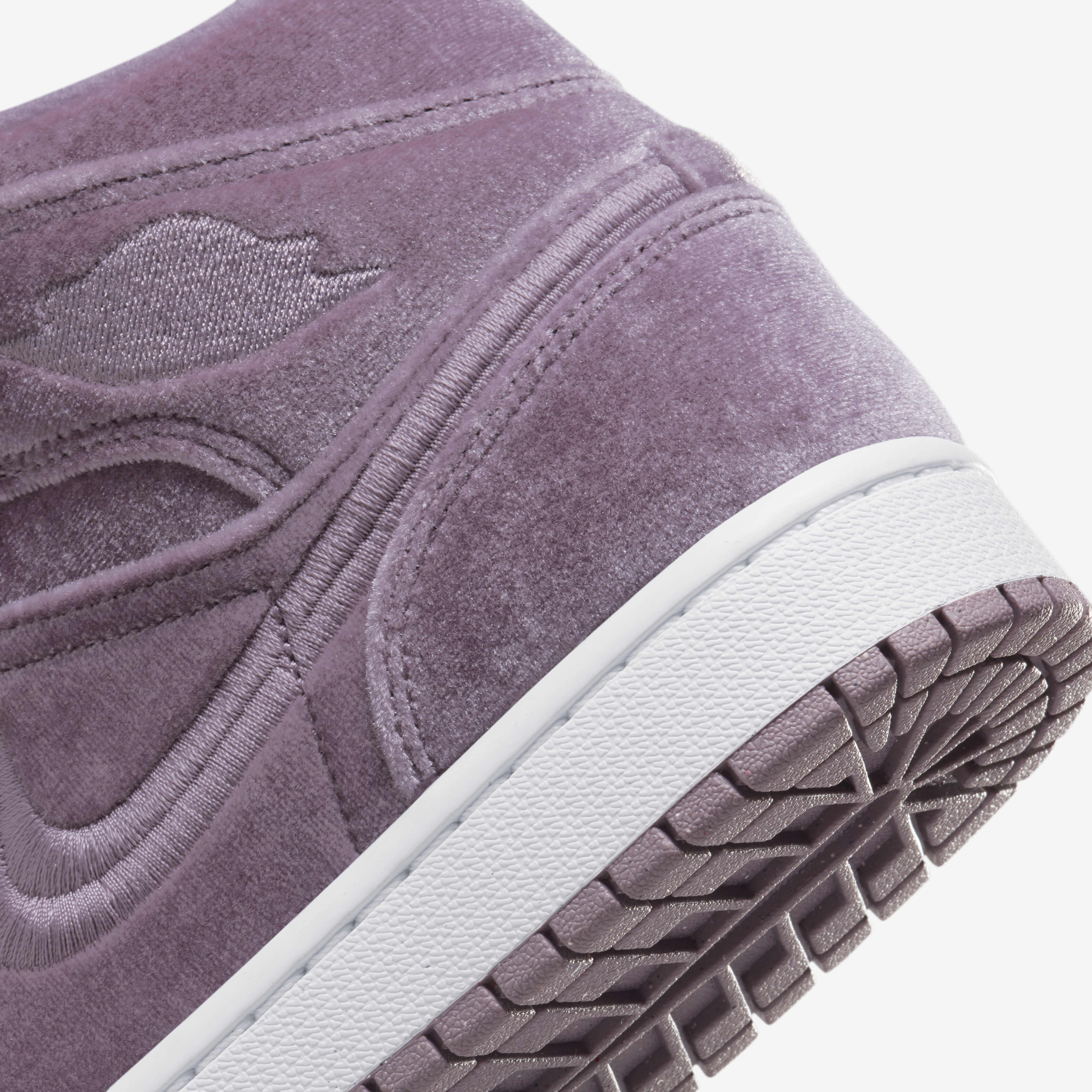 Air Jordan 1 Mid SE image number 7