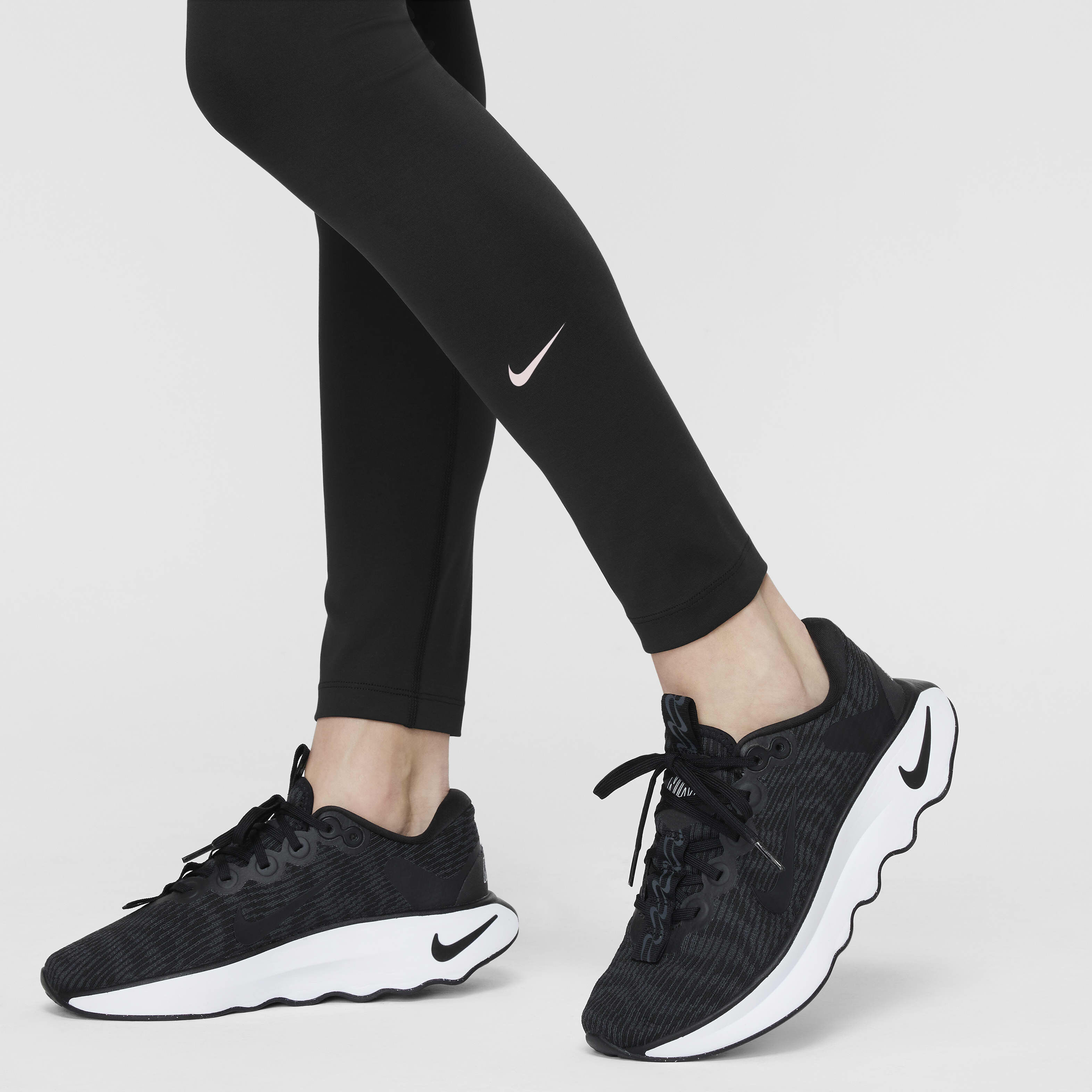 Nike Dri-FIT One image number 3