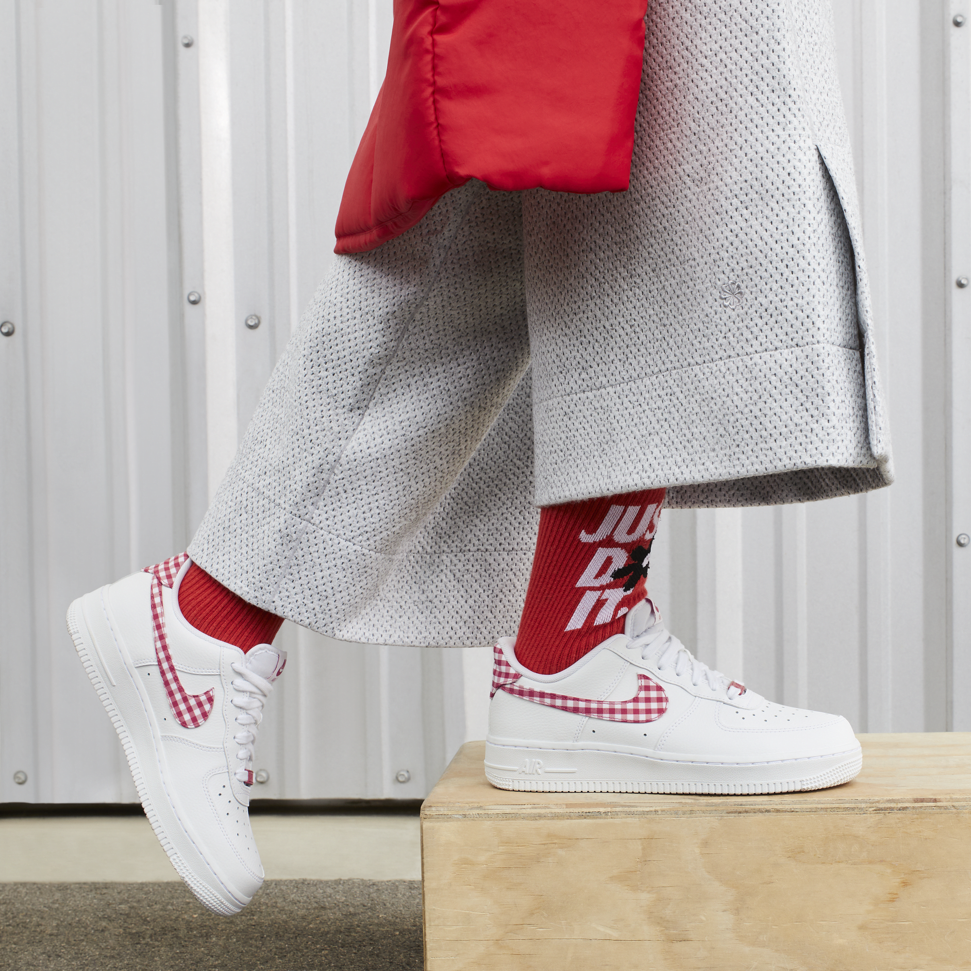 Nike air force 1 jester rouge best sale