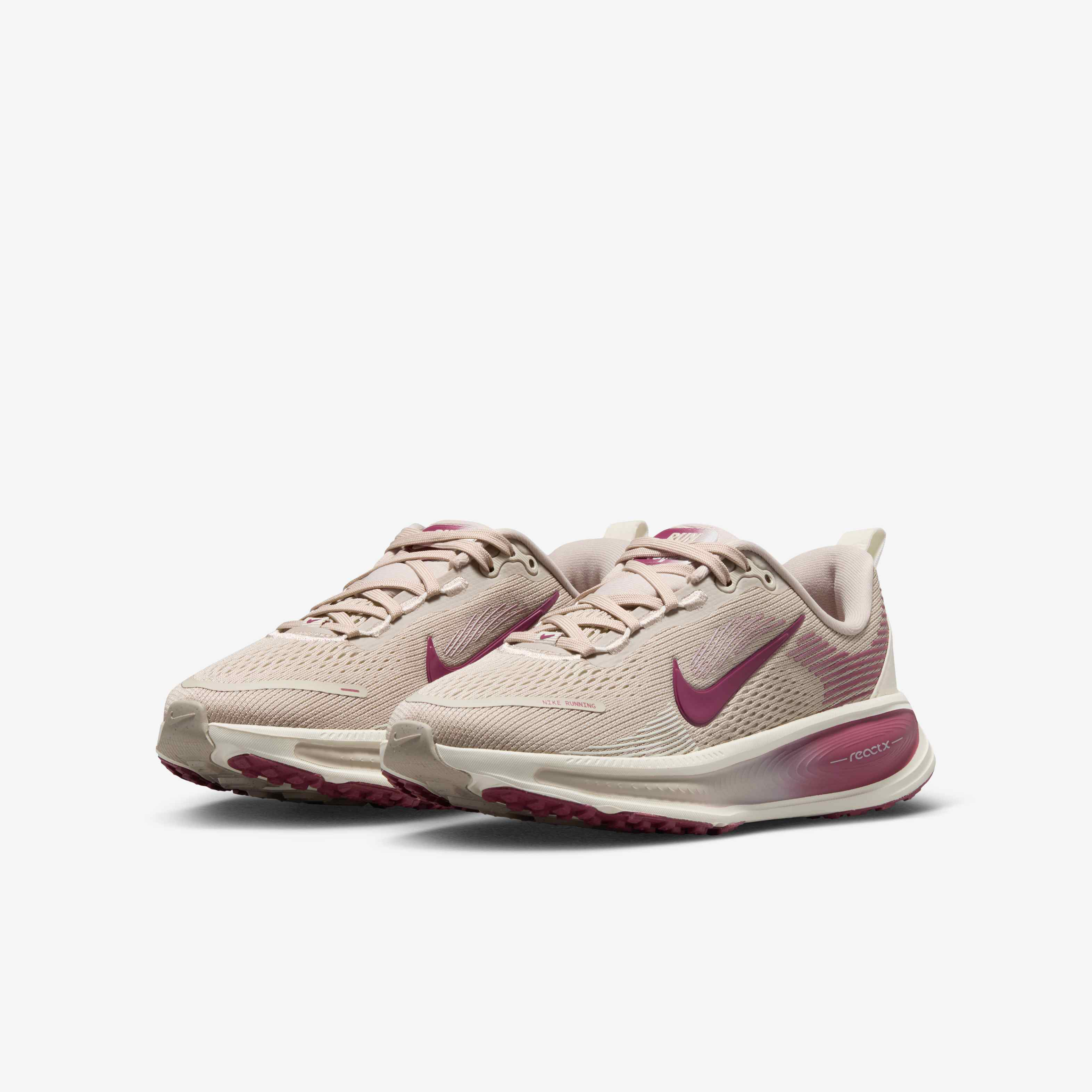 Nike Vomero 18 image number 15