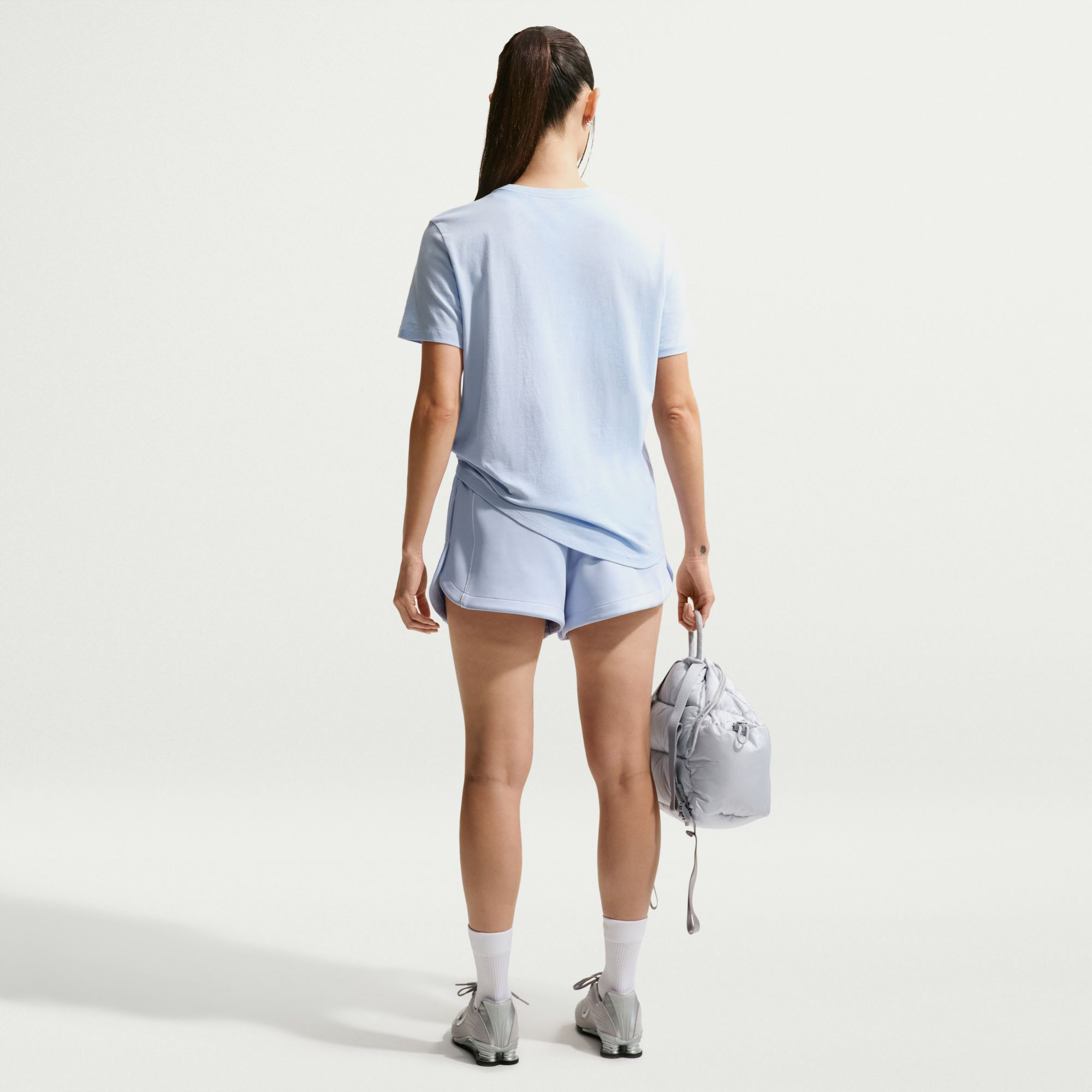 Nike Sportswear Essentials image number 1