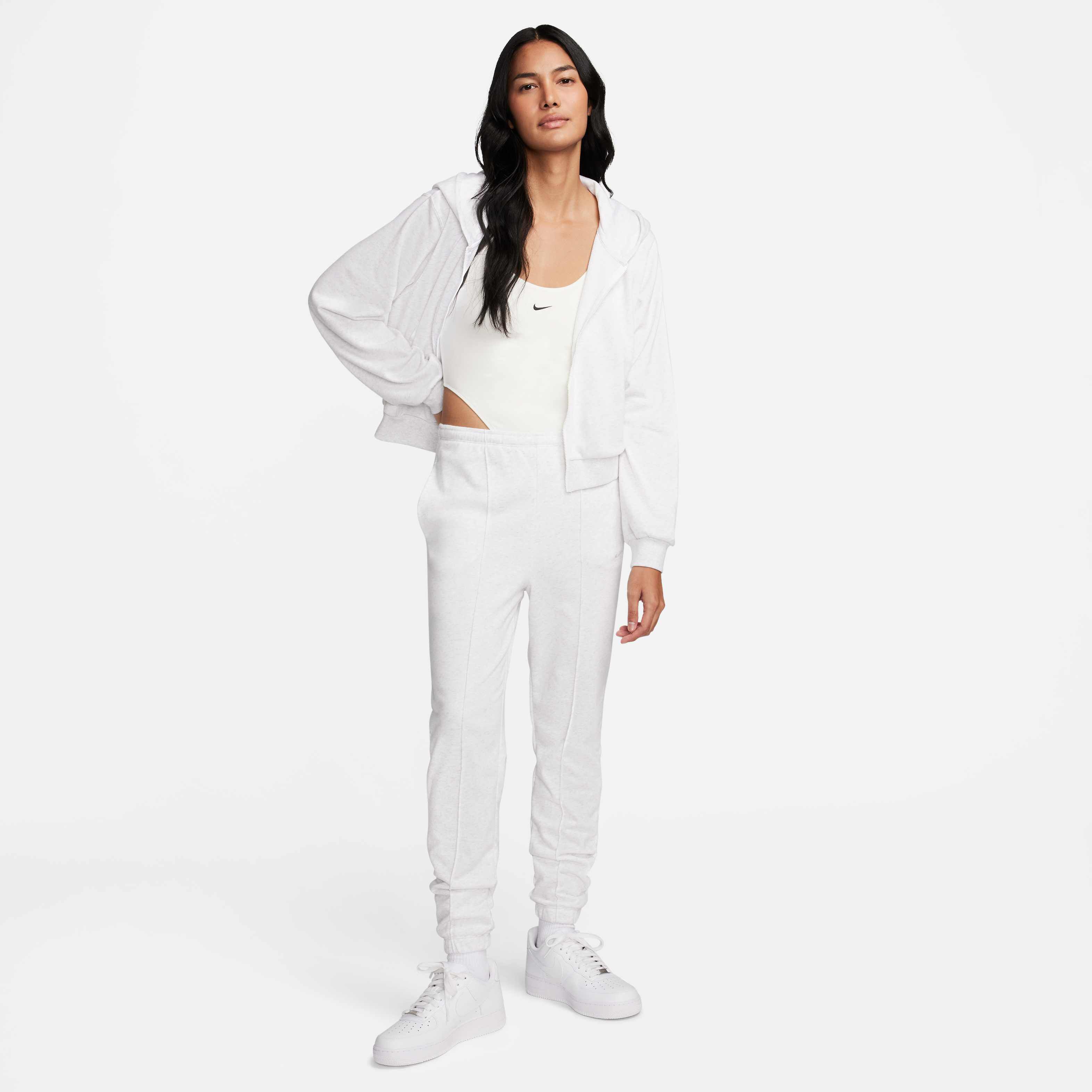 نايكي سبورتسوير تشيل تيري image number 7