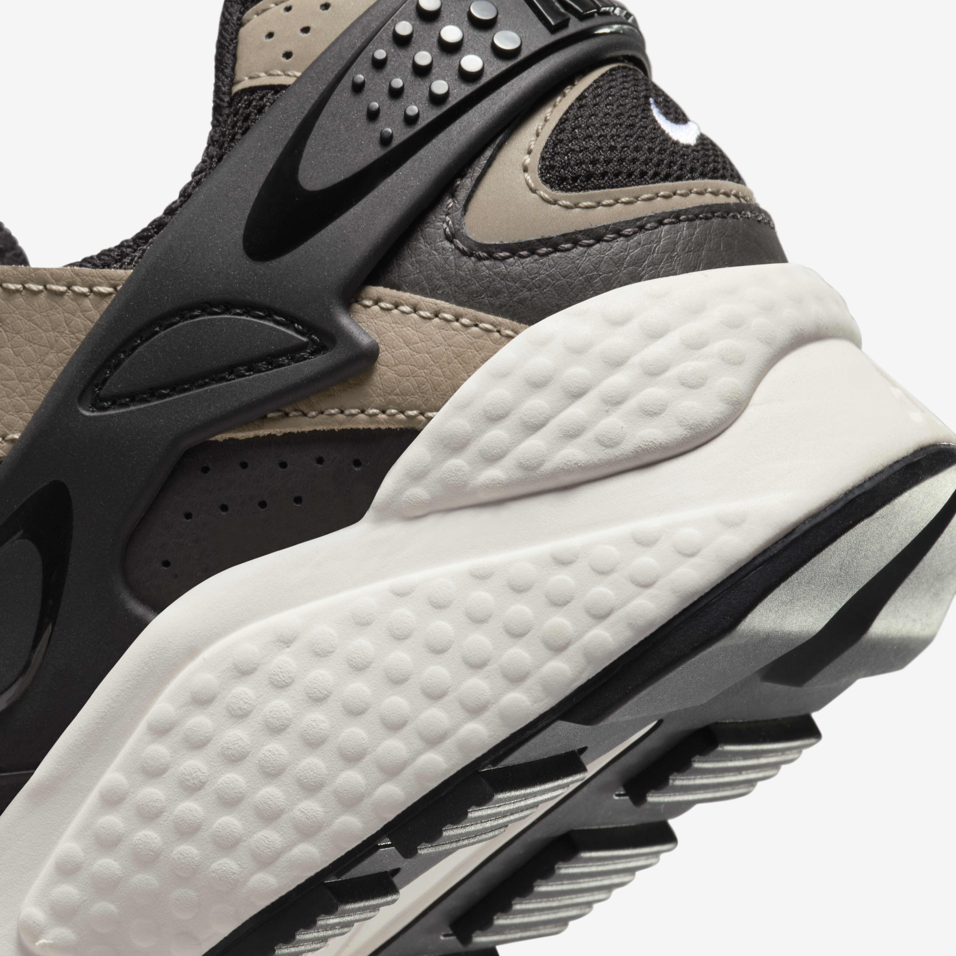 Nike Air Huarache Runner image number 8