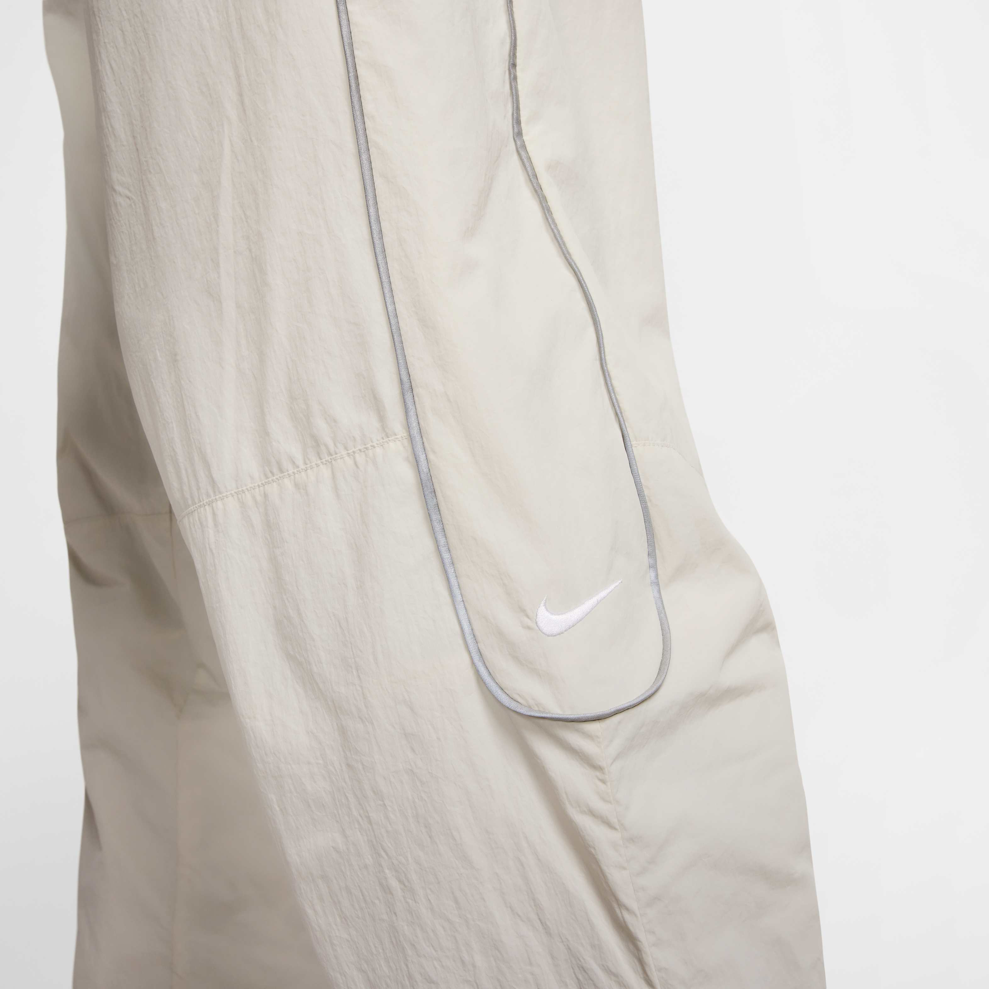 Nike Solo Swoosh image number 6