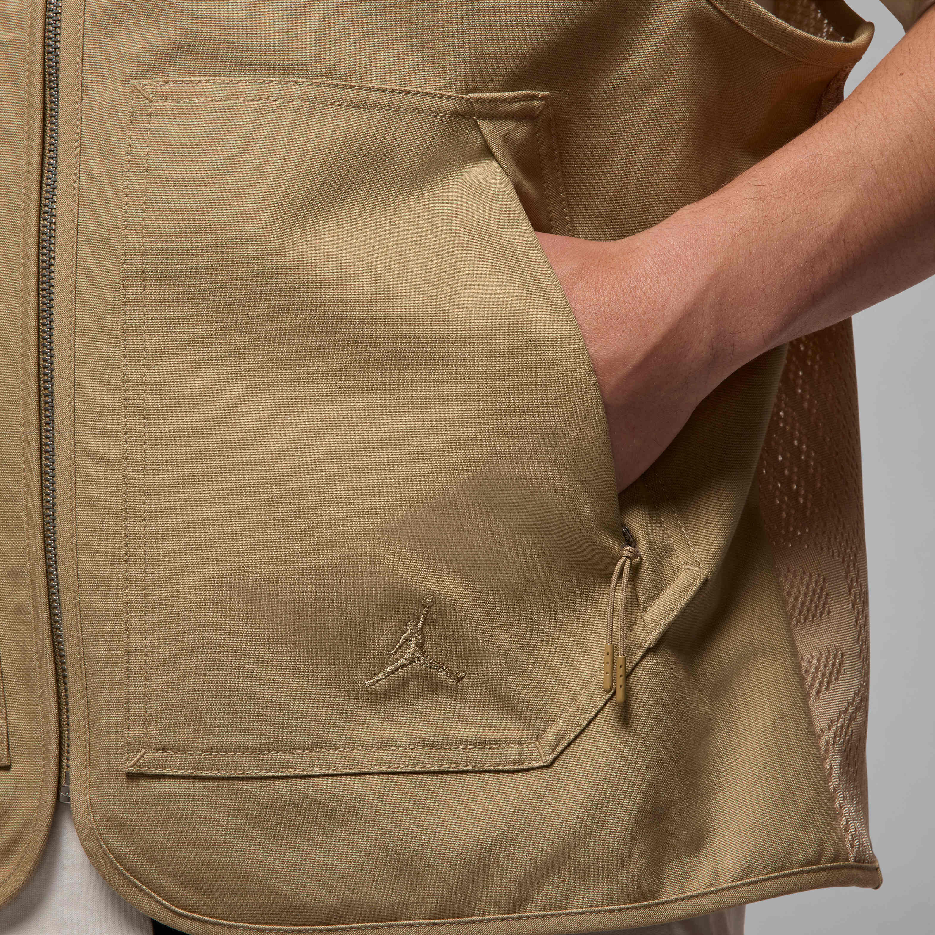 Jordan Essentials image number 3