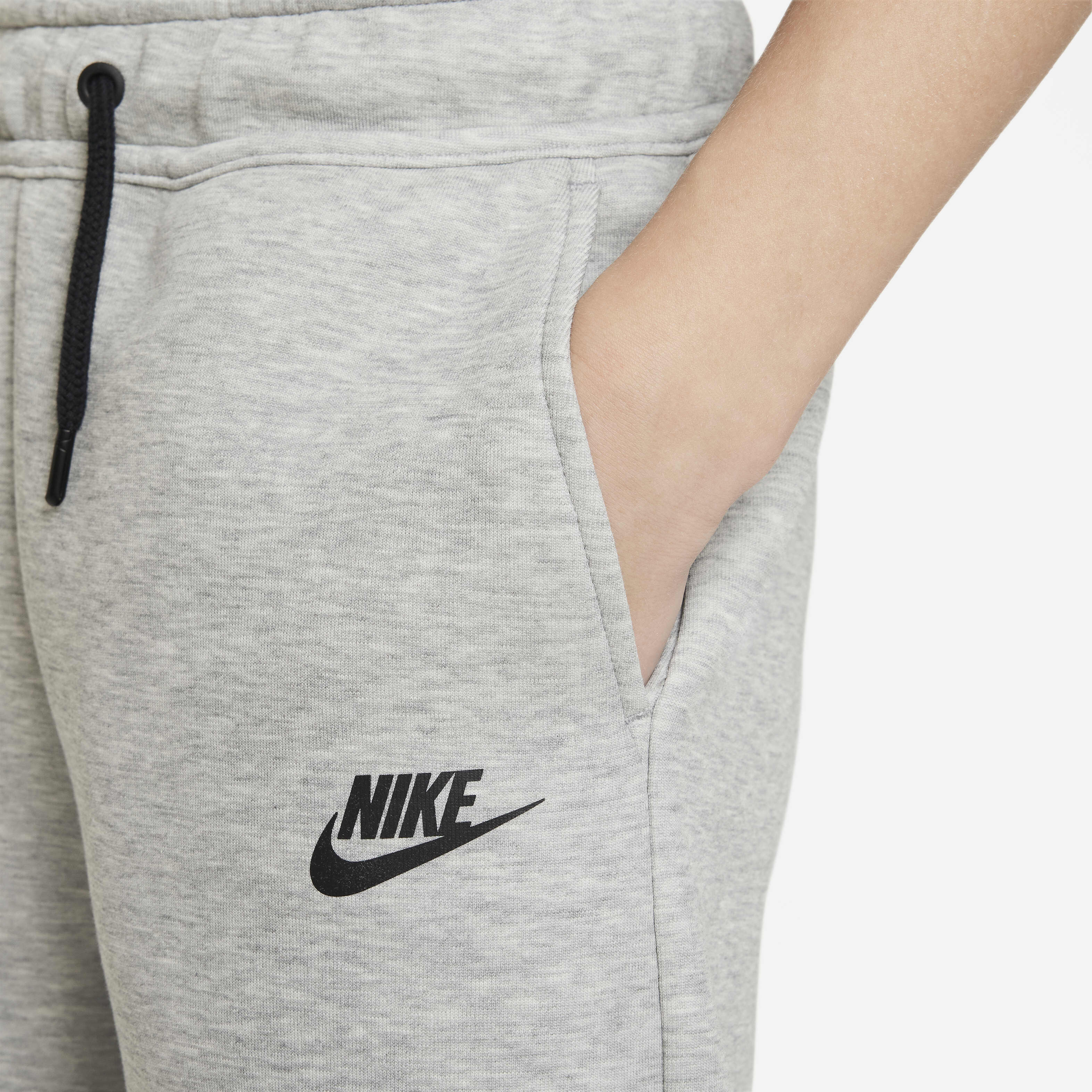 Nike tech fleece shorts kids 2025