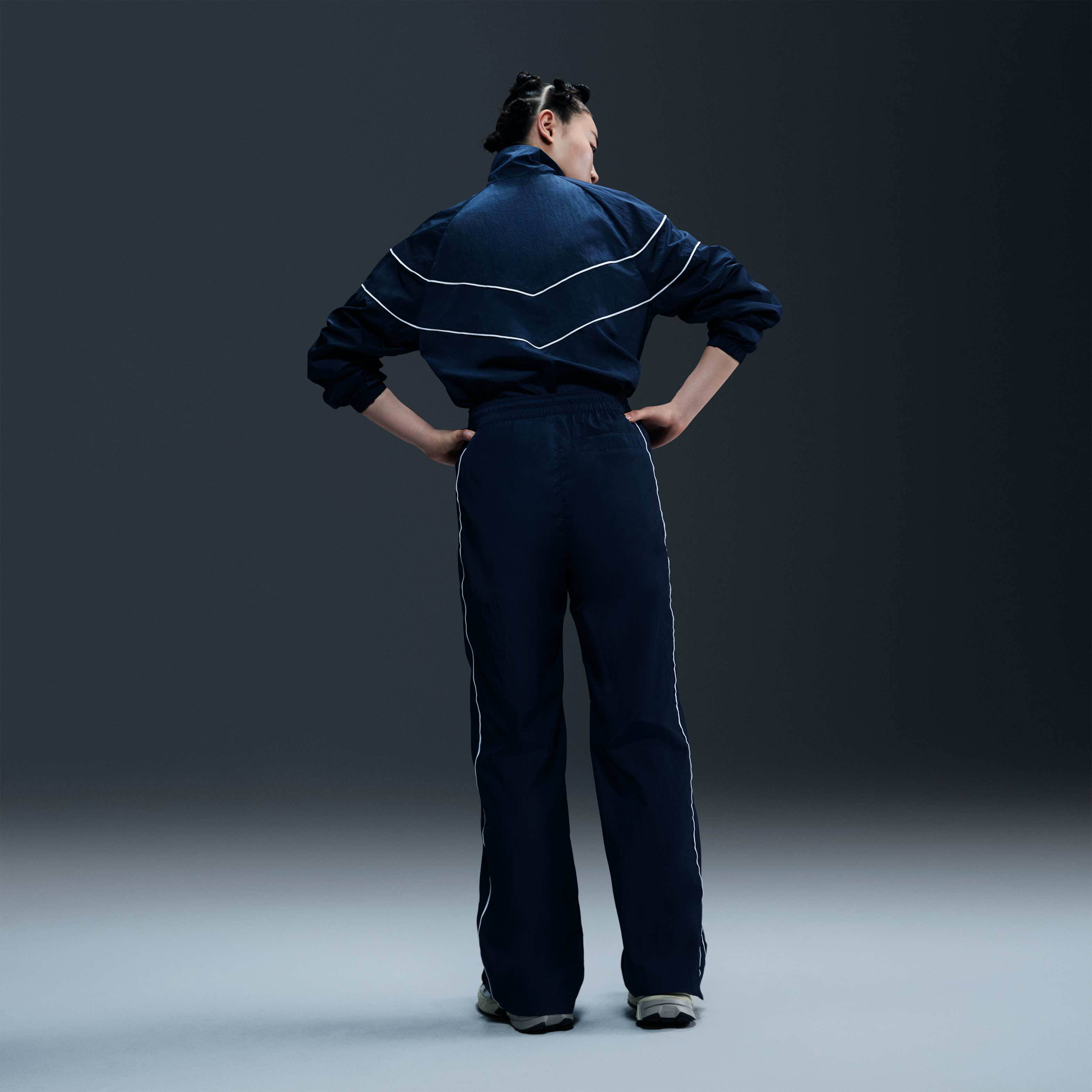 Nike Windrunner image number 4