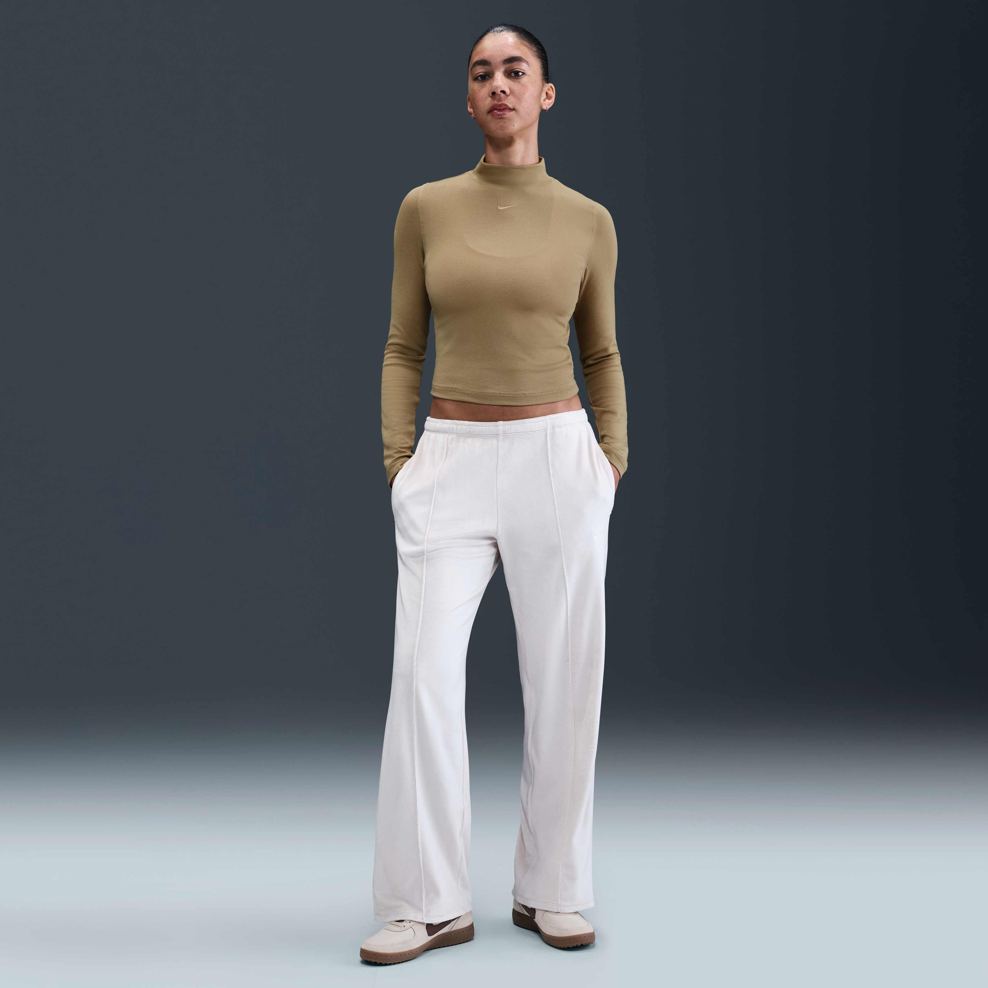 نايكي سبورتسوير ايسنشال image number 3