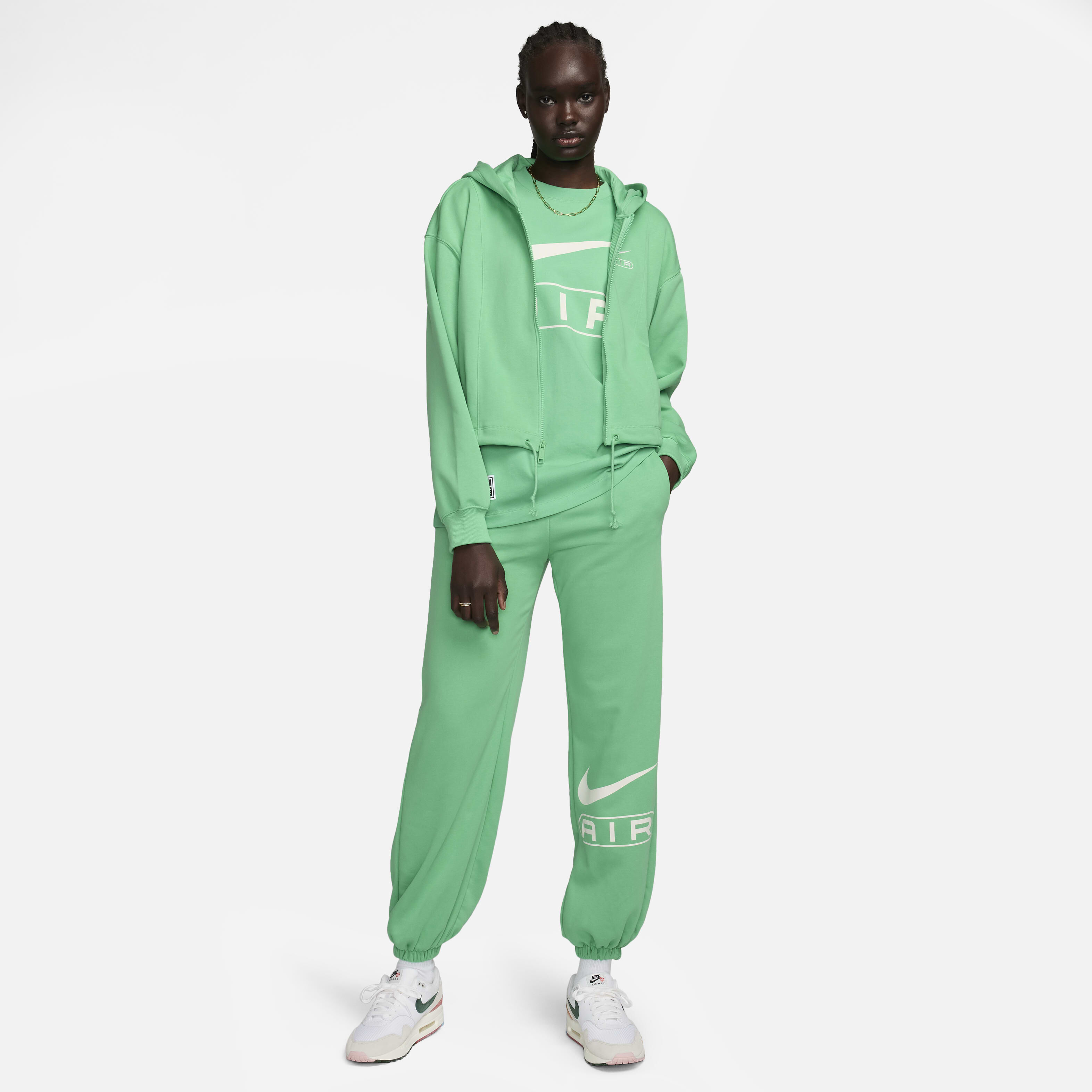 Nike wind joggers online