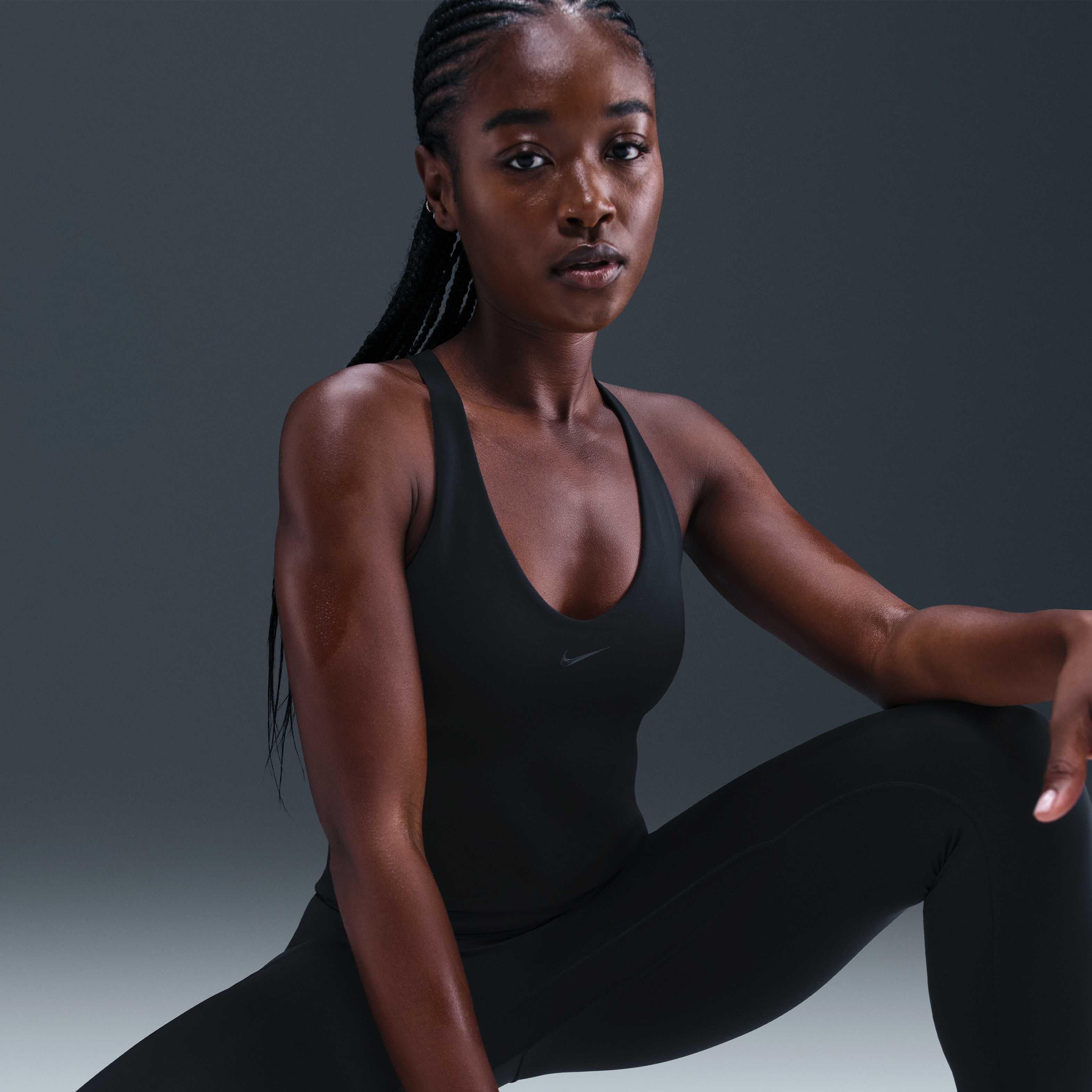 نايكي يونيفيرسا image number 2