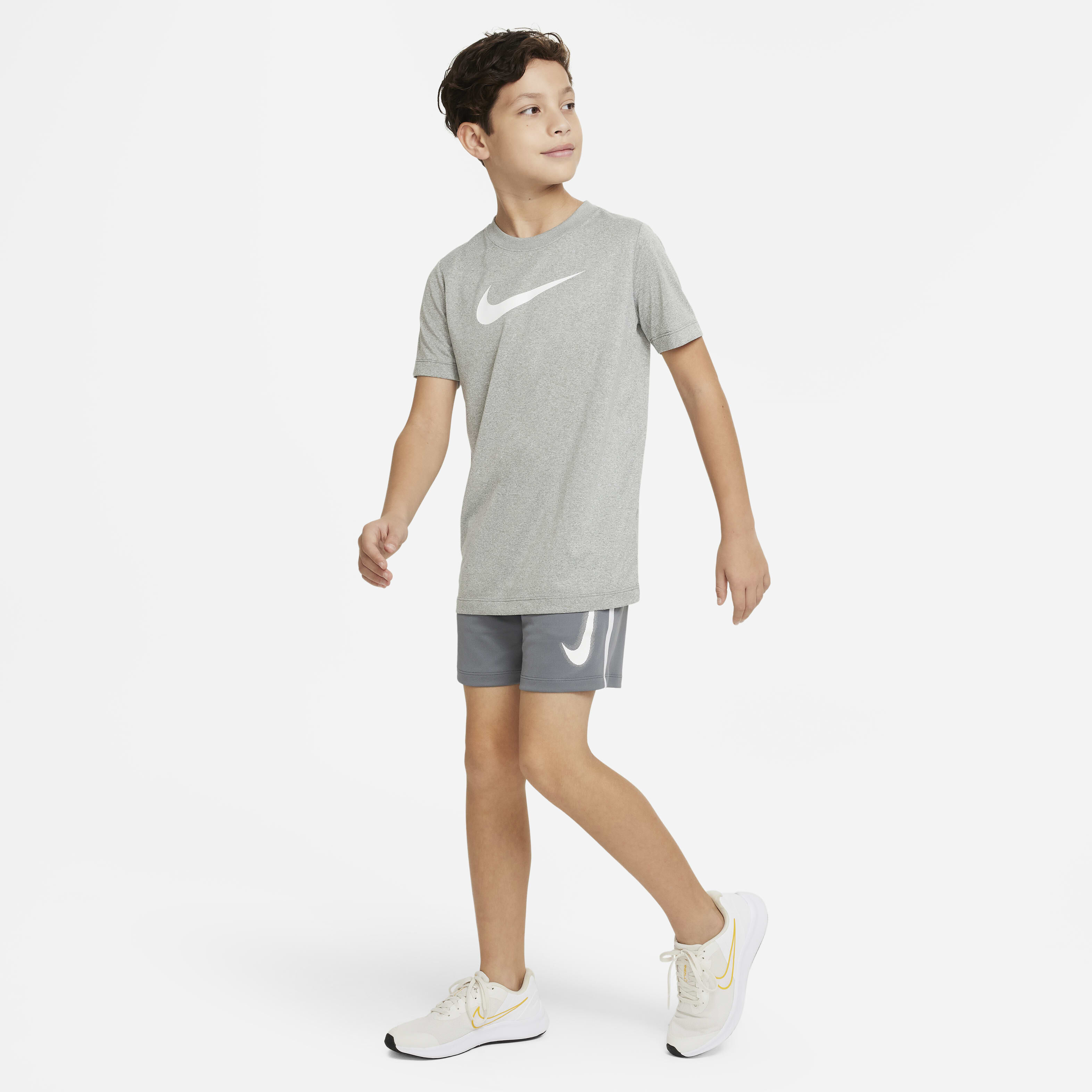 Boys nike grey shorts deals