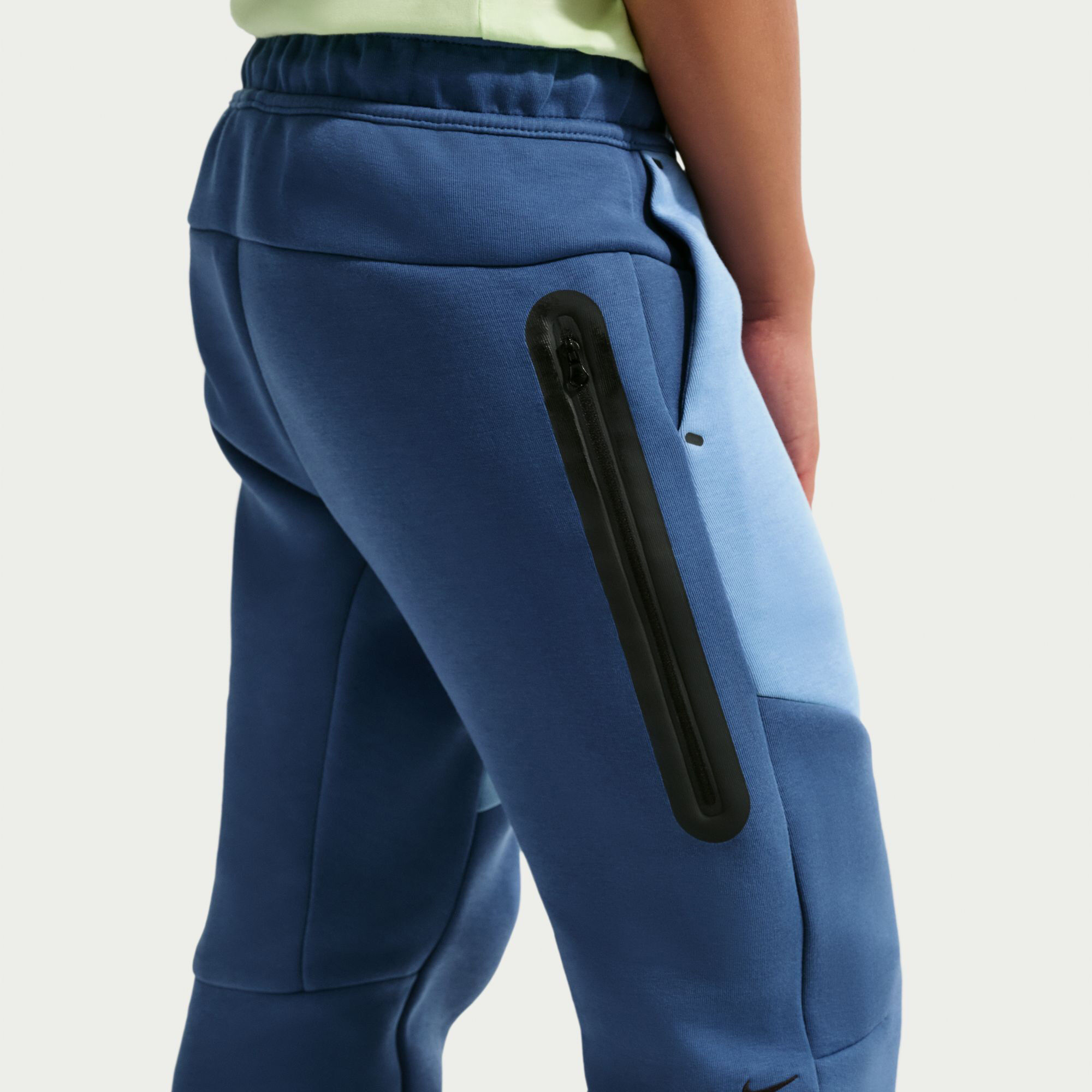 Nike Sportswear Tech Fleece image number 3