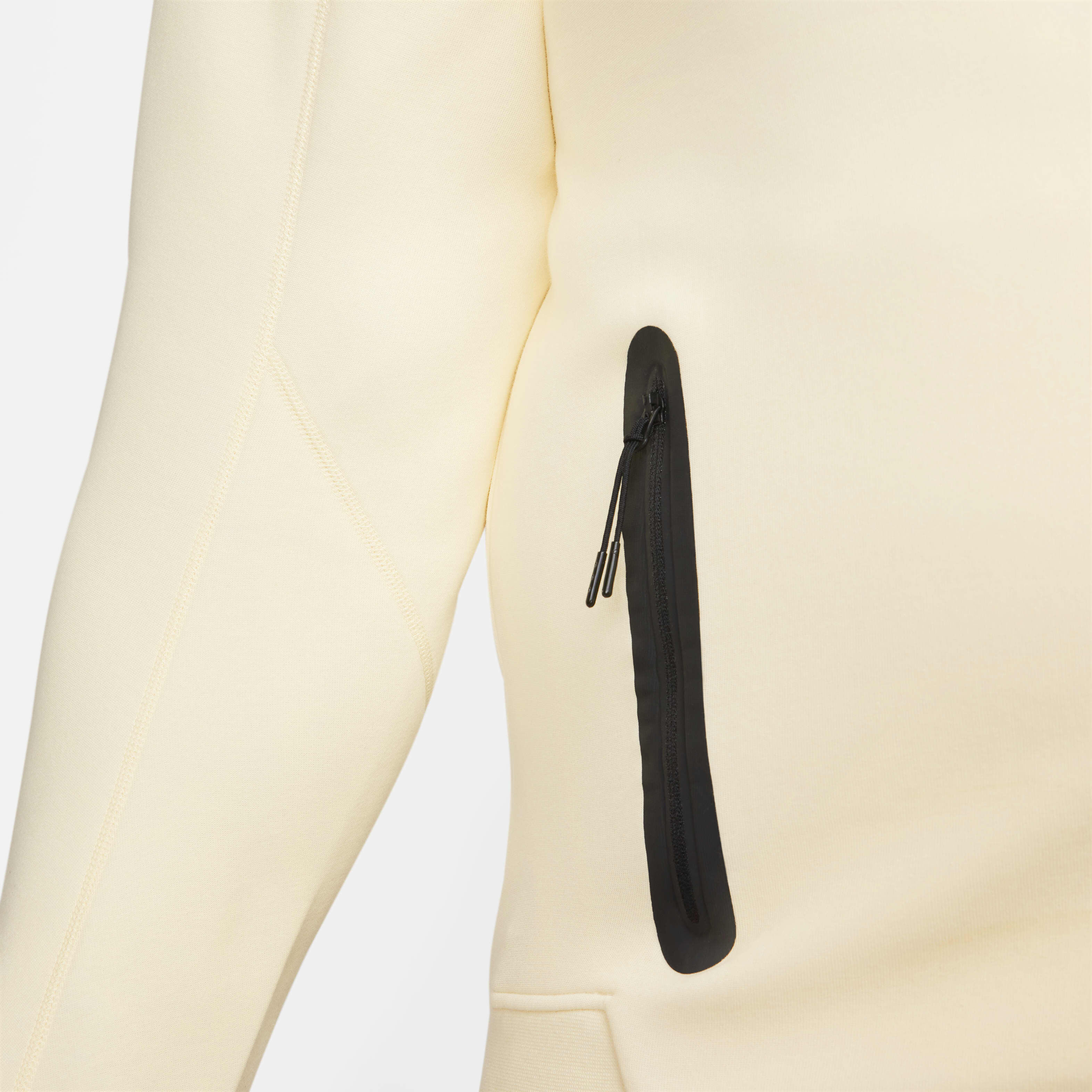 نايكي سبورتسوير تك فليس ويندرانر image number 13