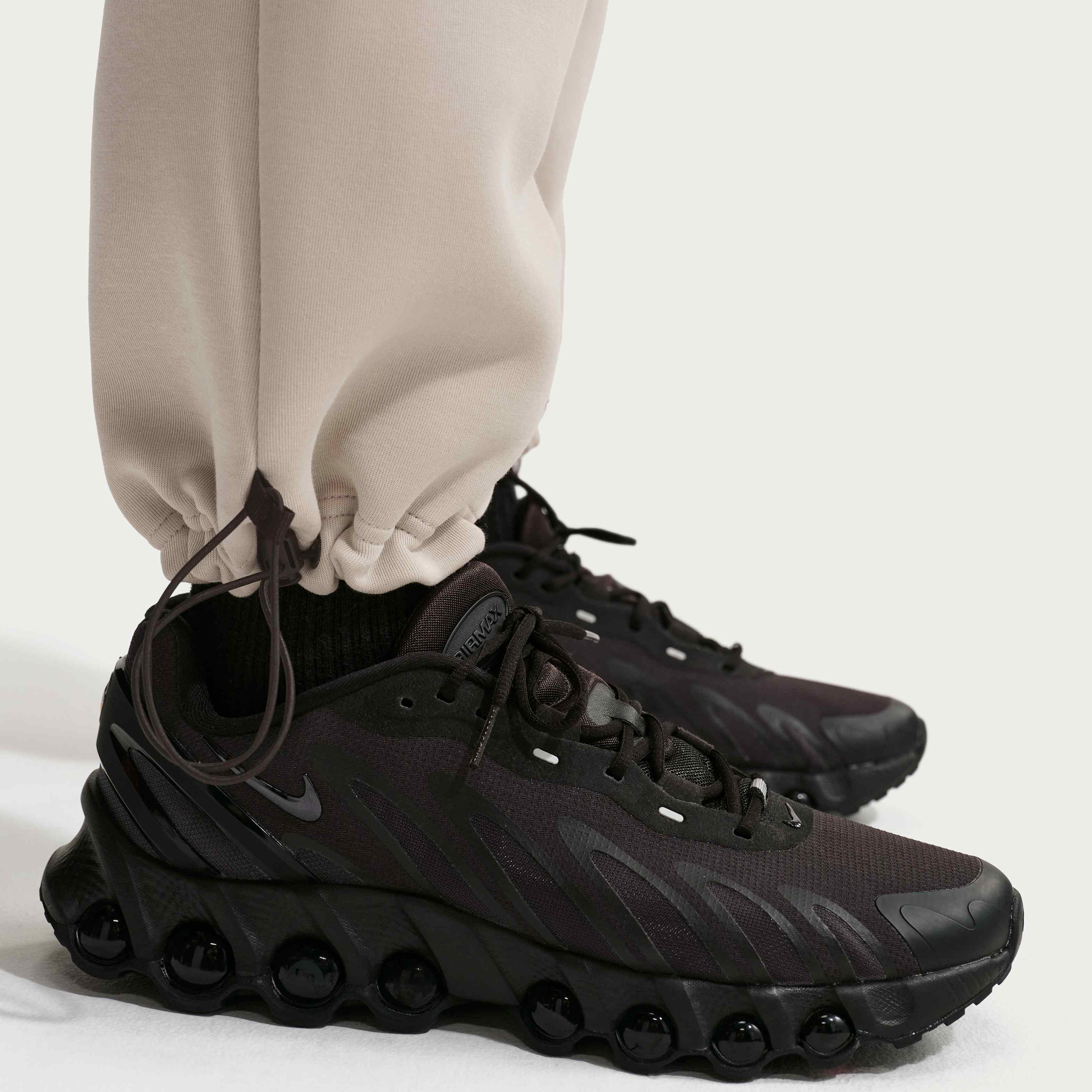 نايكي تك image number 5