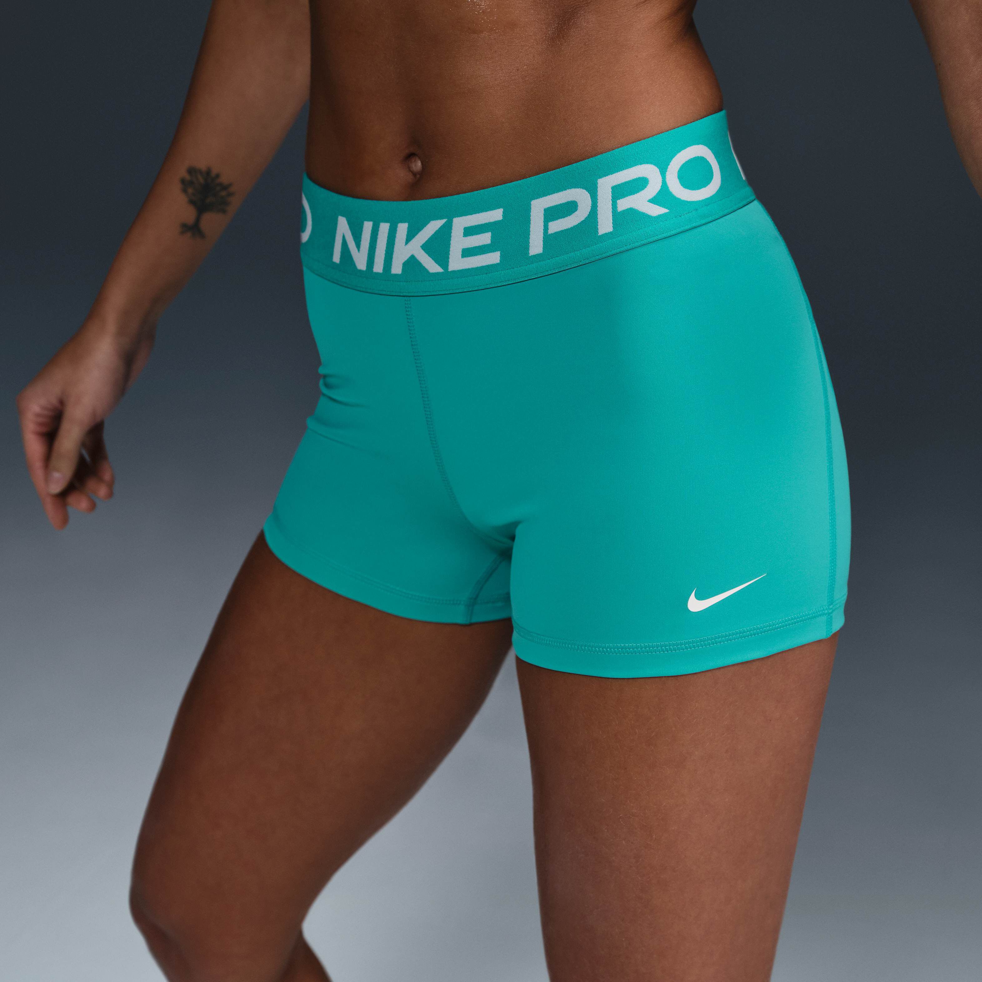 Nike Pro image number 1