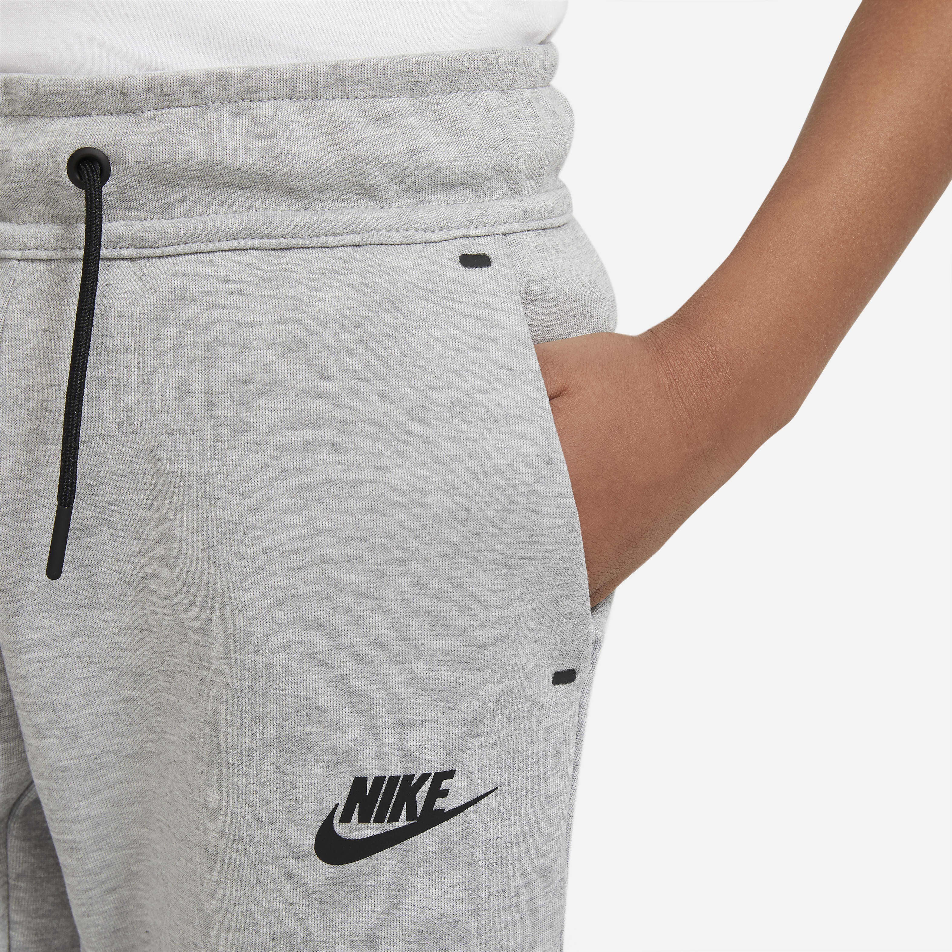 Nike Sportswear Tech Fleece image number 2