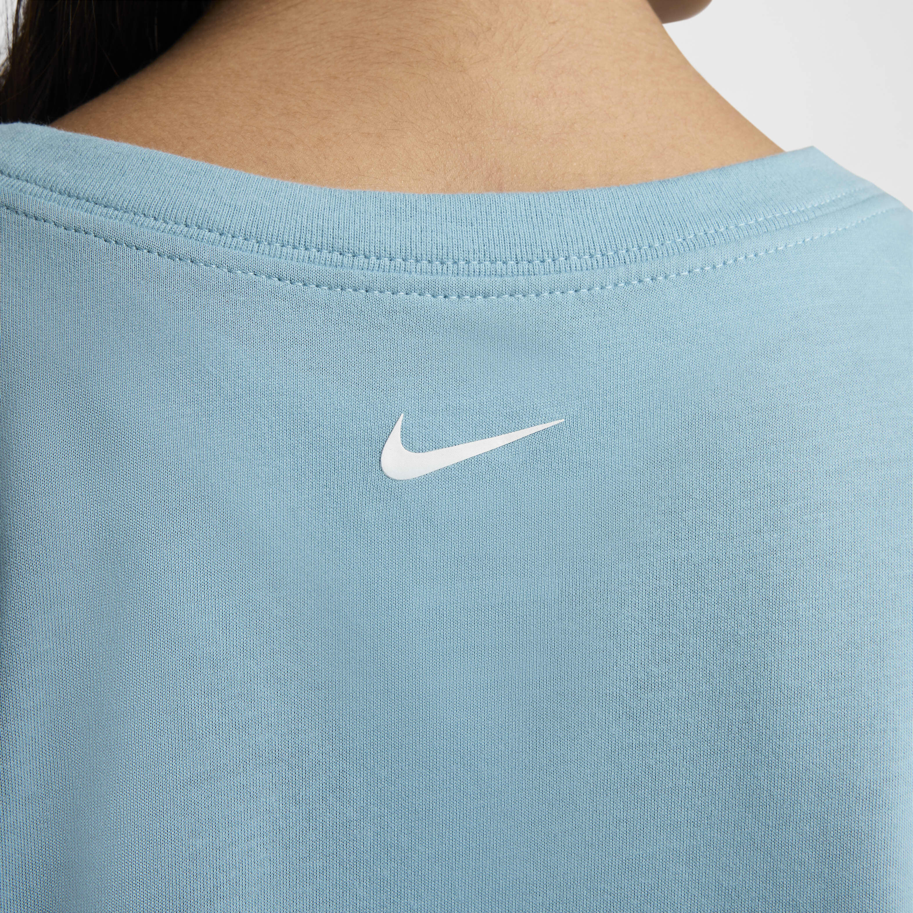 womens turquoise nike shirt