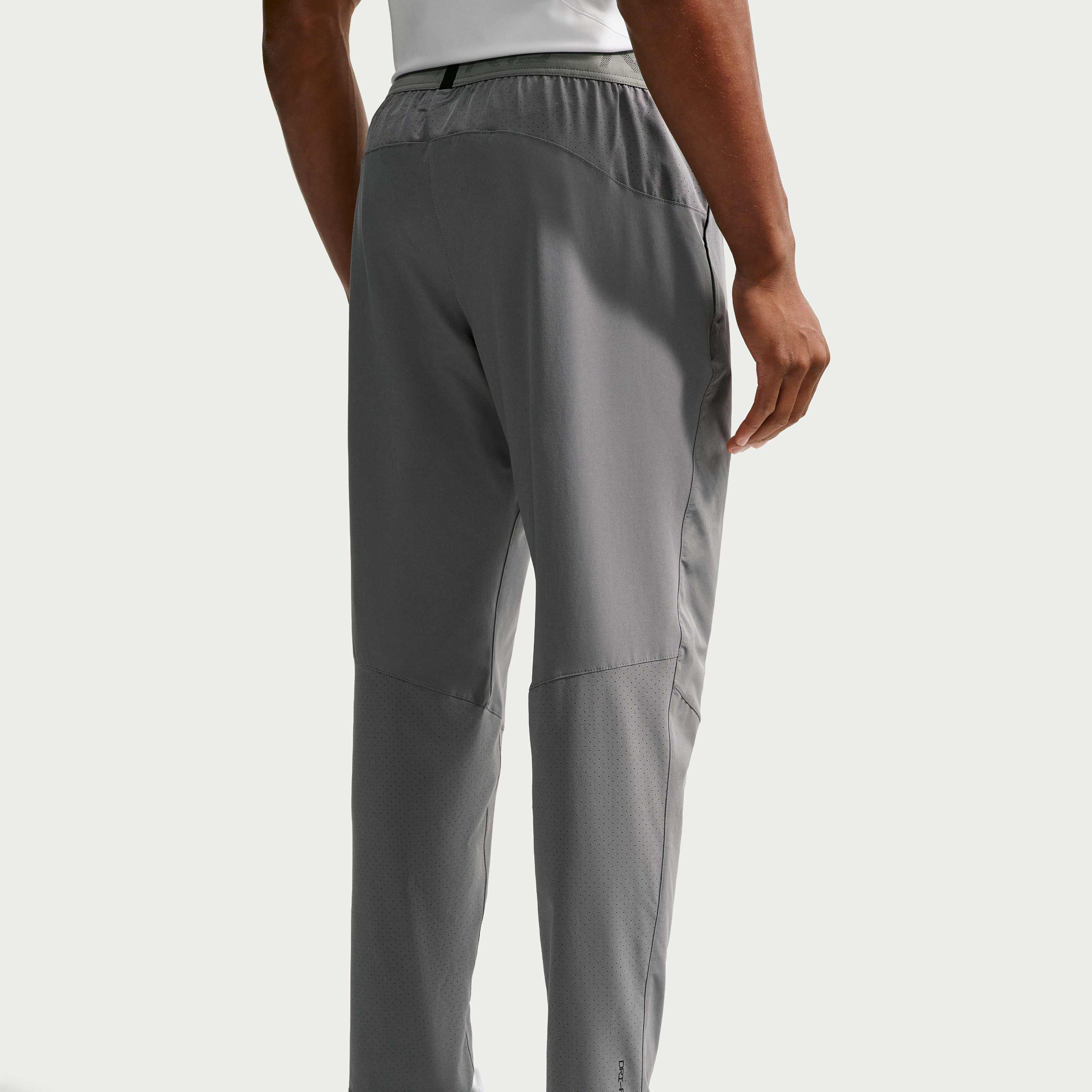 Nike Pro Training image number 2