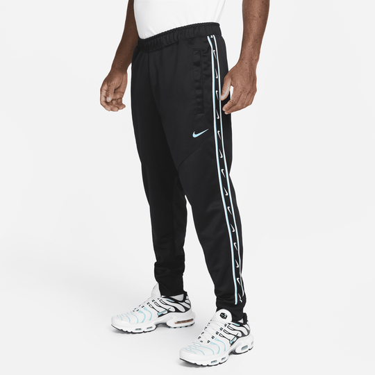 Nike repeat joggers sales