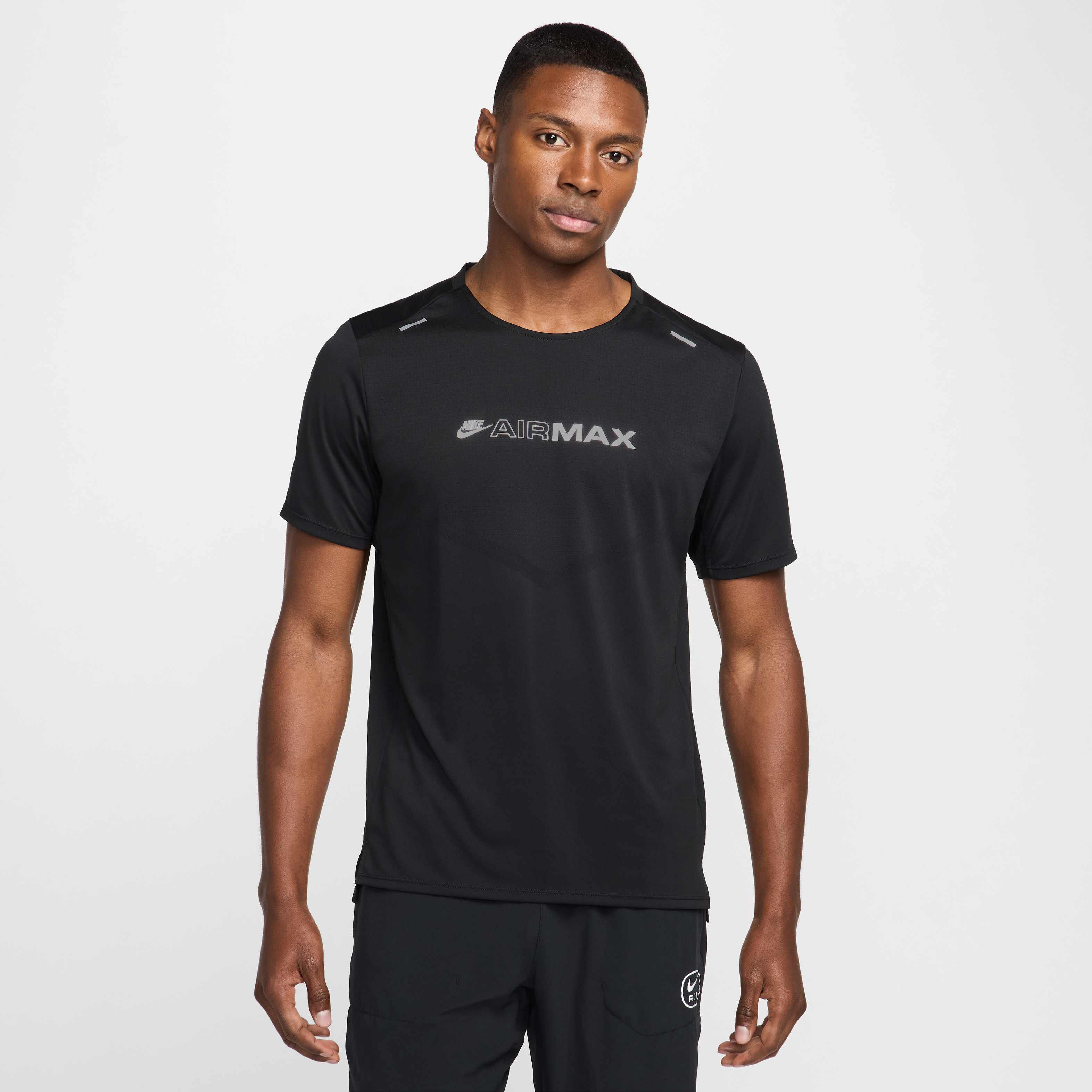 اير ماكس image number 0