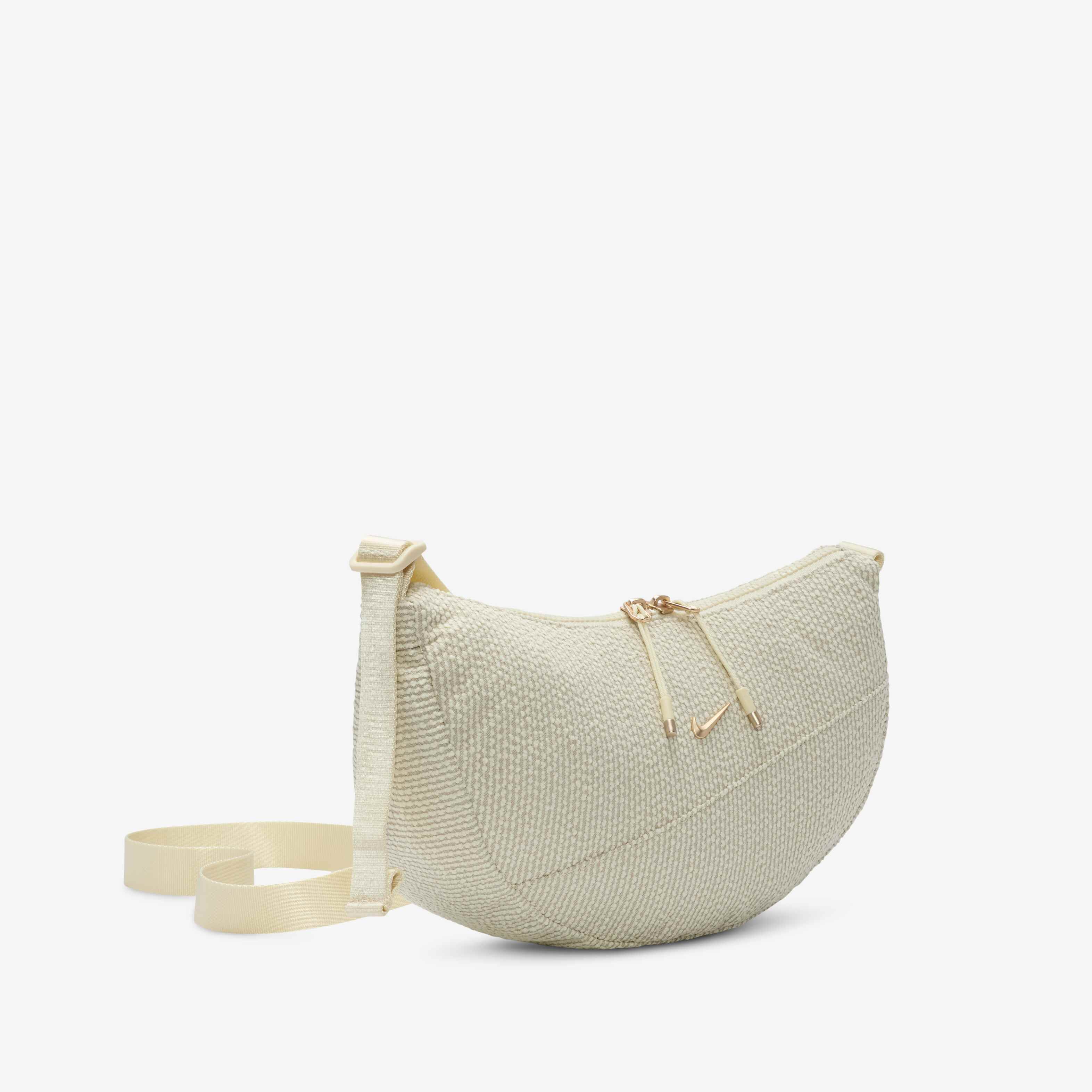 نايكي أورا image number 1