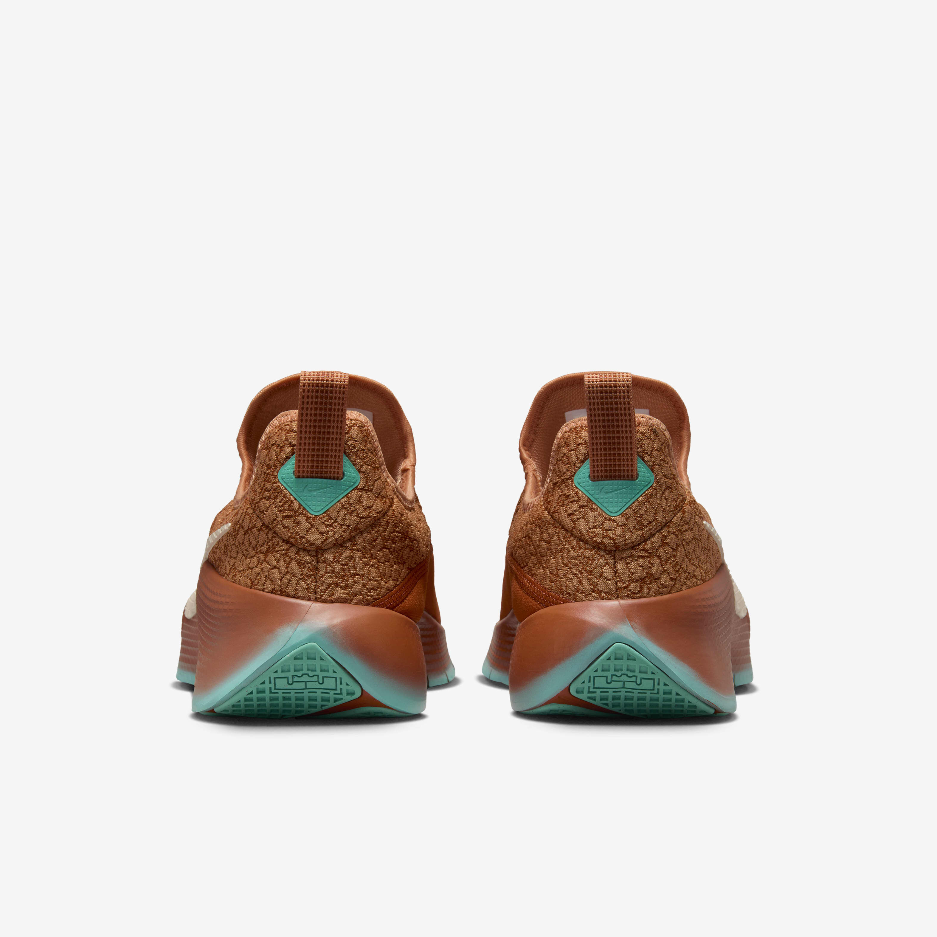LeBron TR 1 image number 5