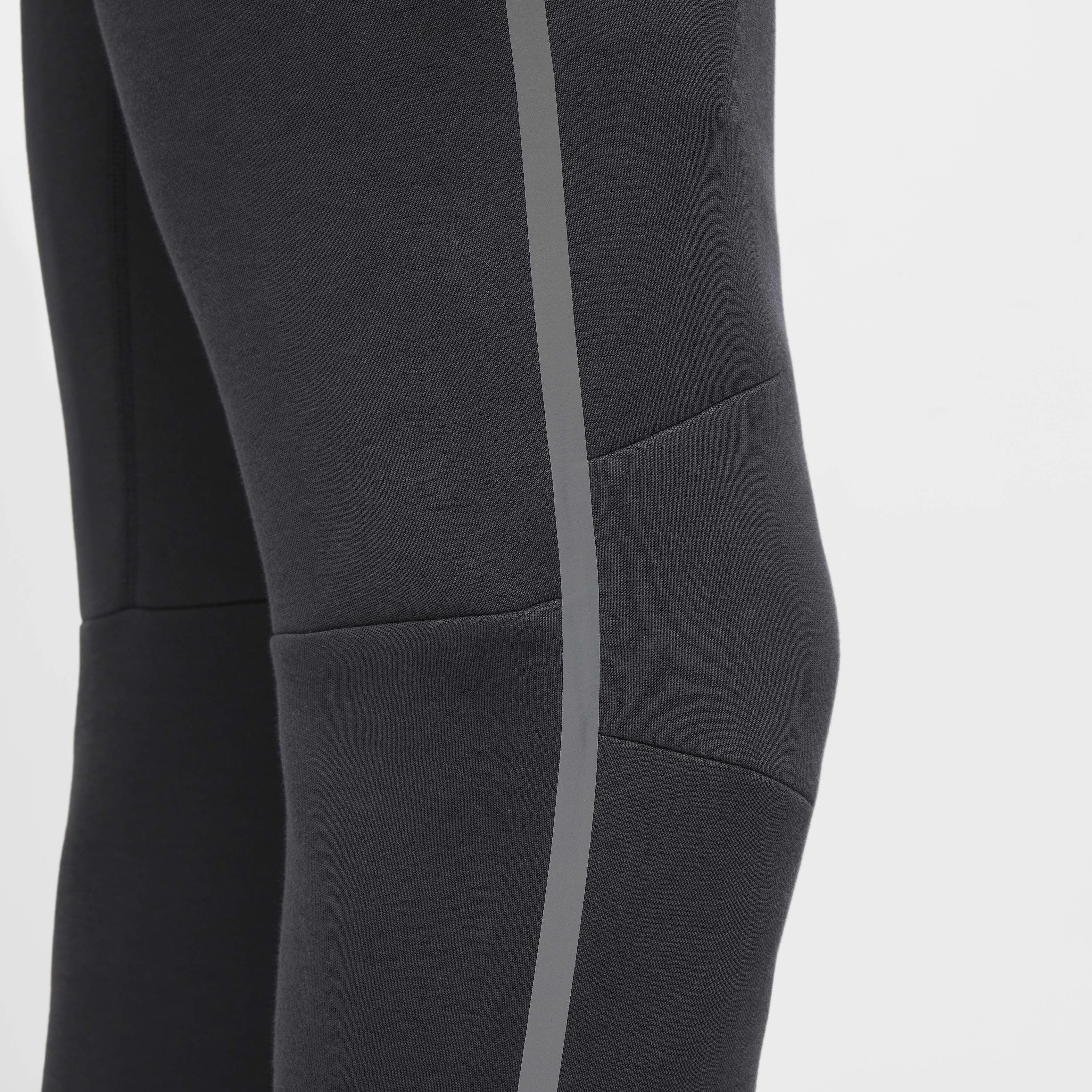 Nike Tech image number 4