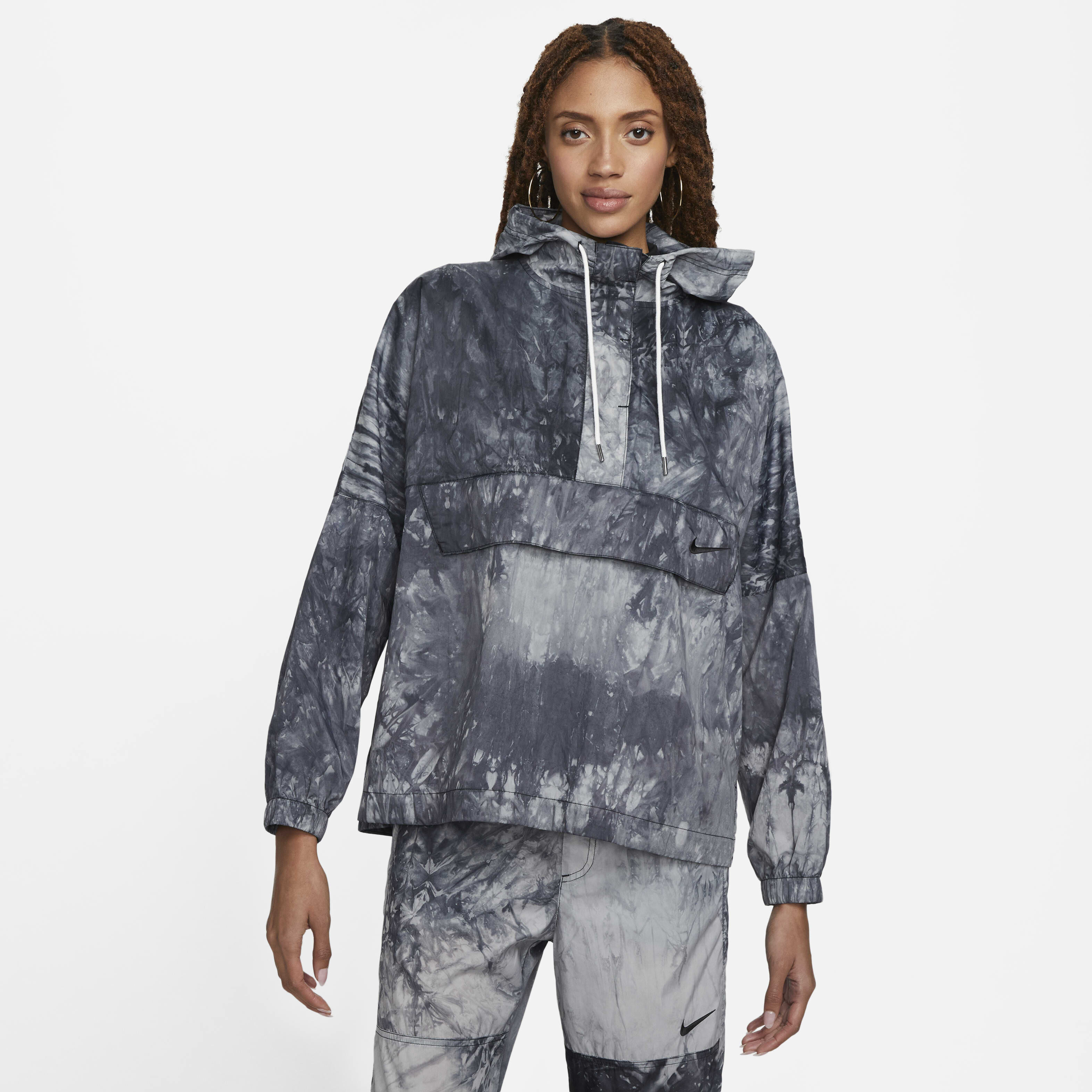 Buy Nike Sportswear Women s Woven Wave Dye Jacket Black Black Nike Saudi Official