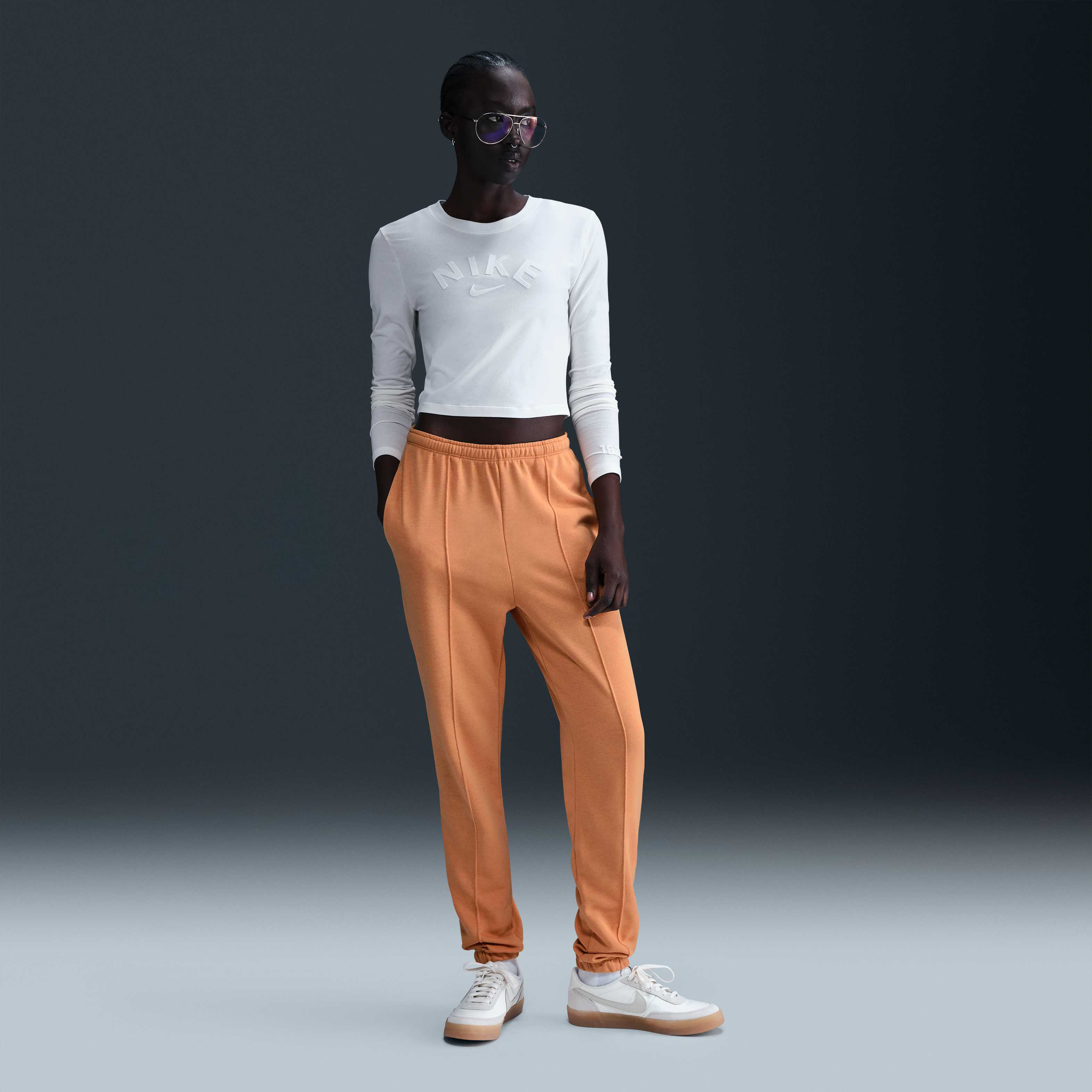 نايكي سبورتسوير تشيل تيري image number 0