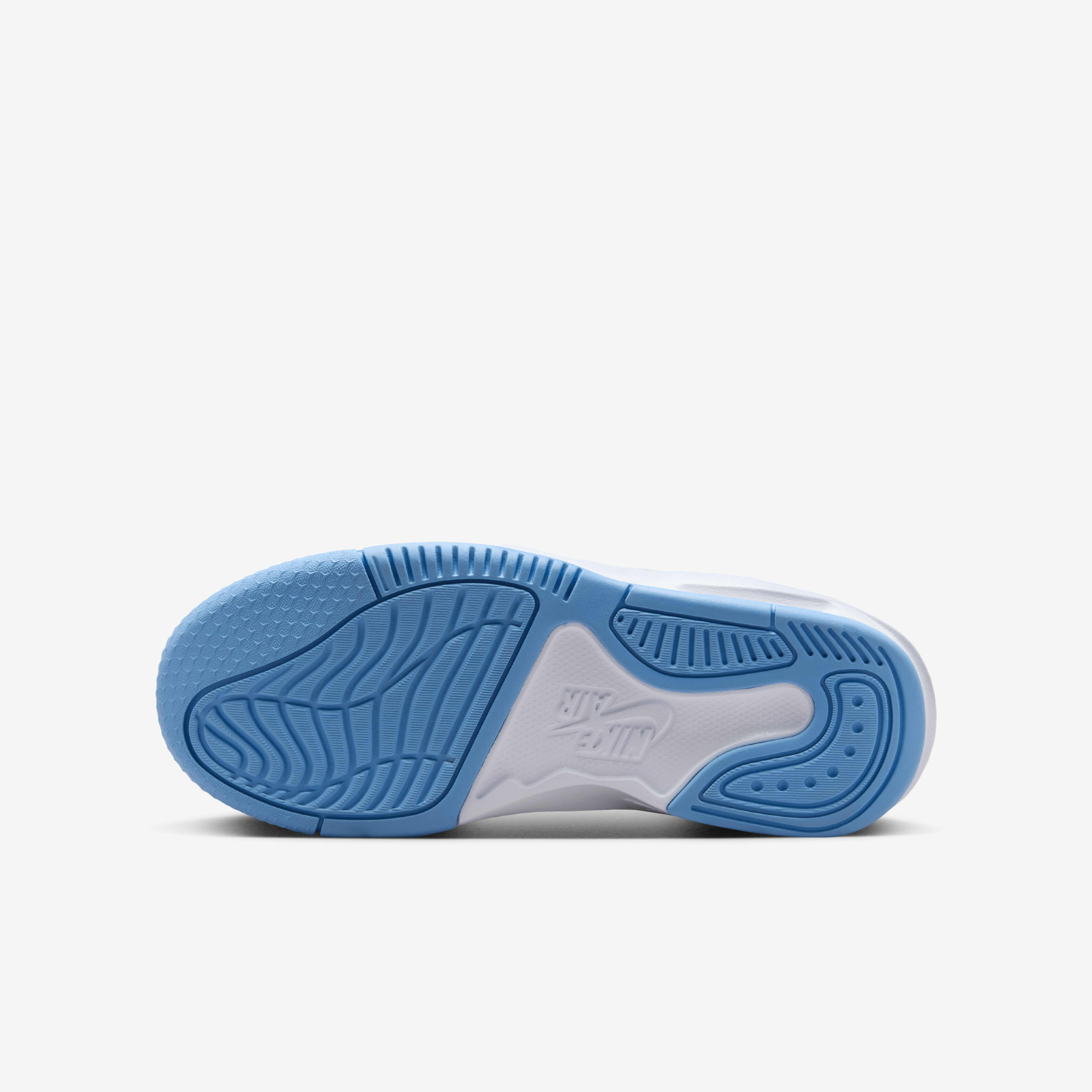 Buy Jordan Max Aura 5 Older Kids' Shoes - White/Black/University Blue |  Nike Saudi Official