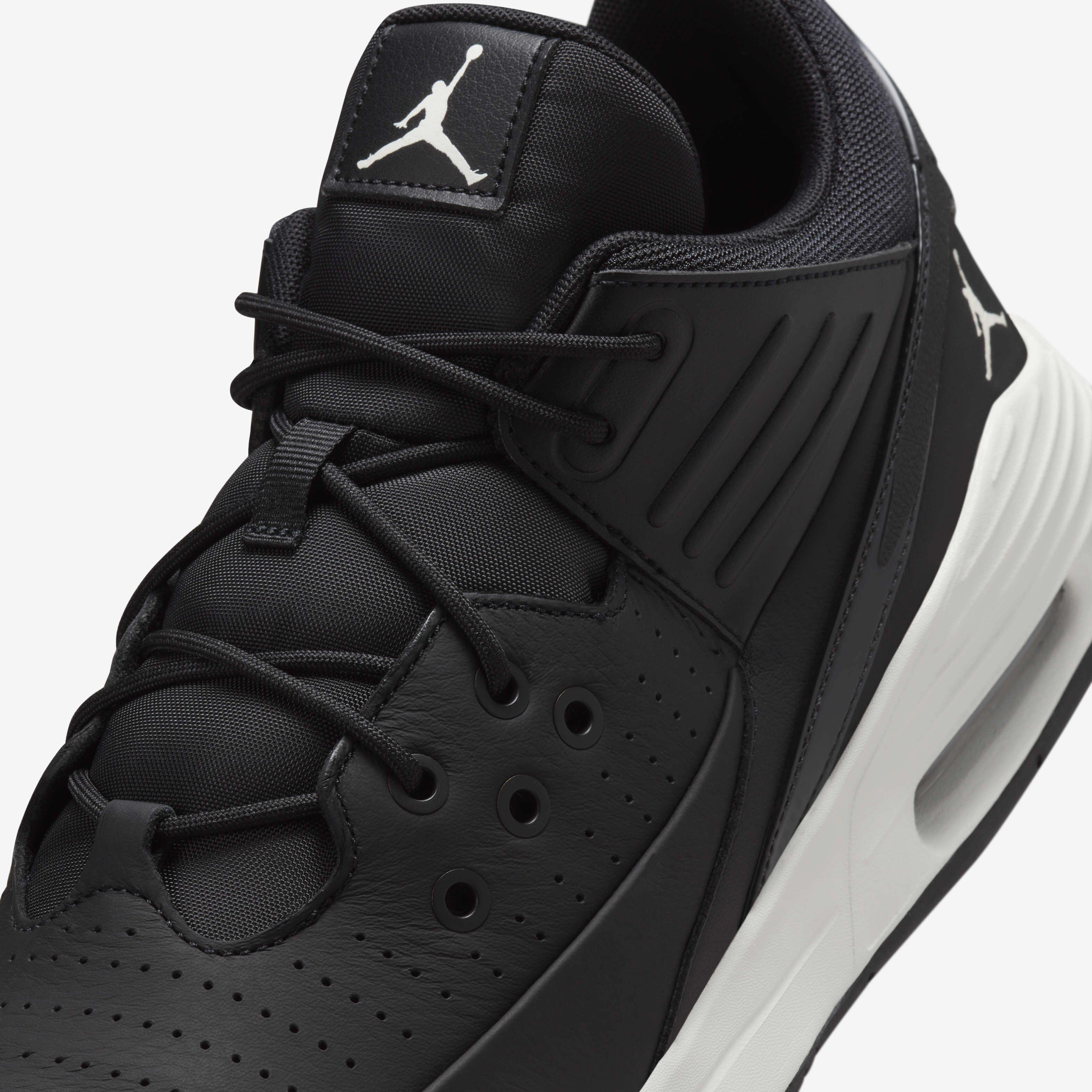 Buy Jordan Max Aura 5 Men's Shoes - Black/Phantom | Nike