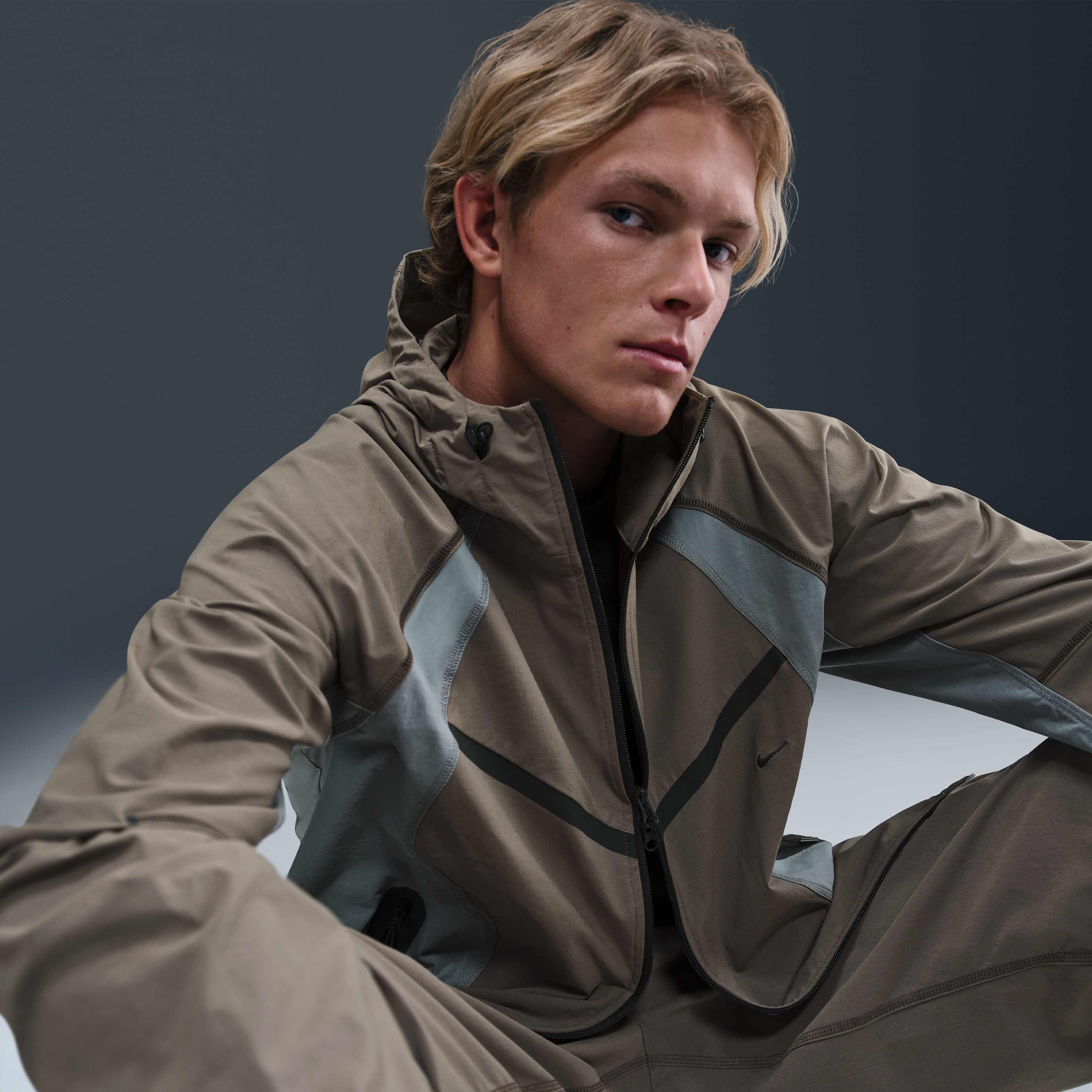 Nike Tech Training Jacket プリマロフト テック Y2K B+NSW+TCH+WVN+FZ+JKT+CB+SSNL.png