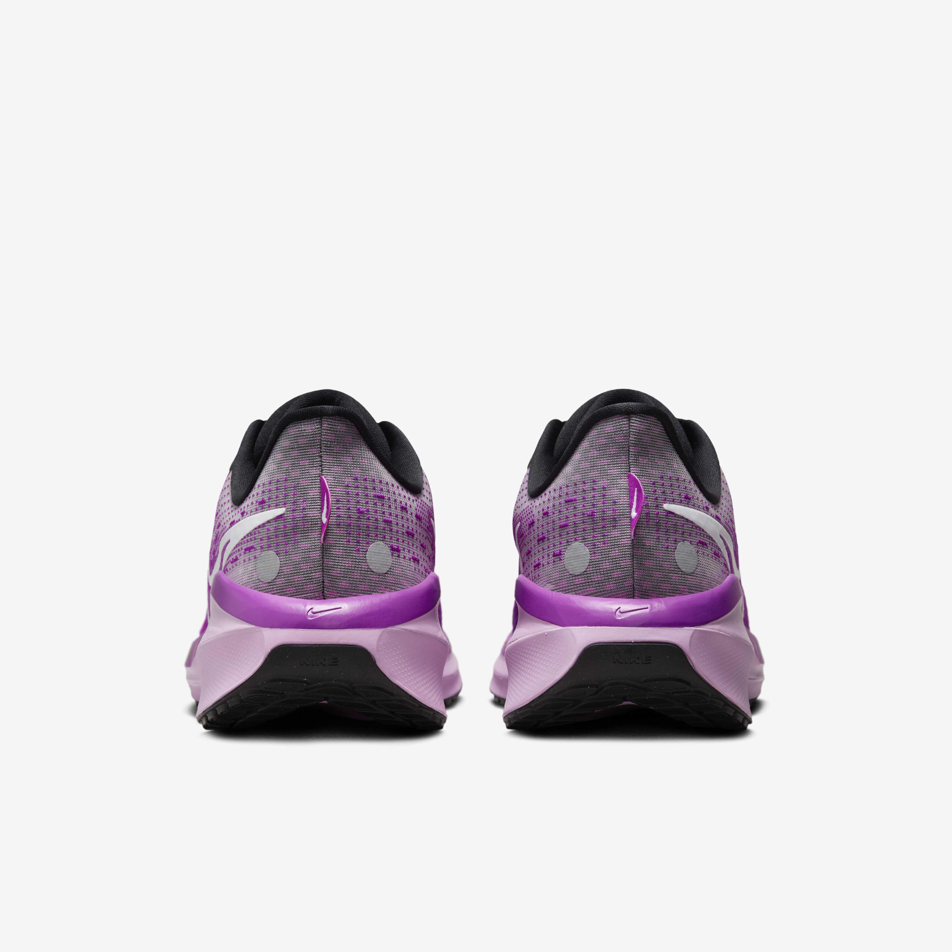 Buy Nike Vomero 17 Men s Road Running Shoes Nike Saudi Official