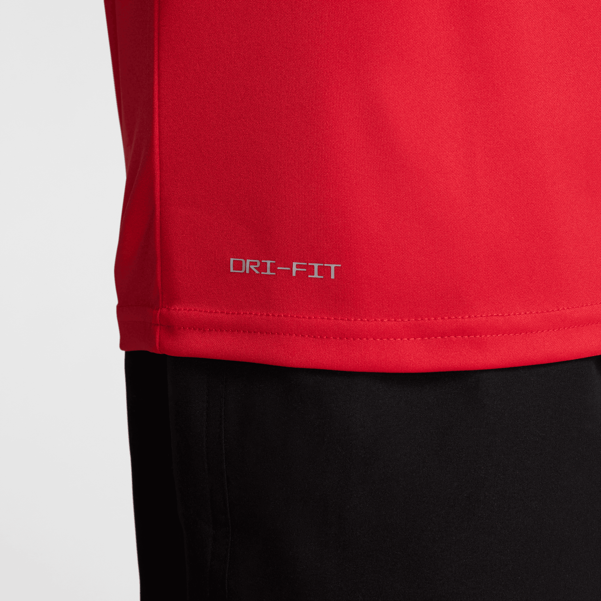 Nike Essential image number 4